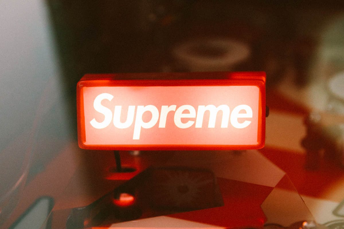 Supreme Logo Zippo Red — Kick Game