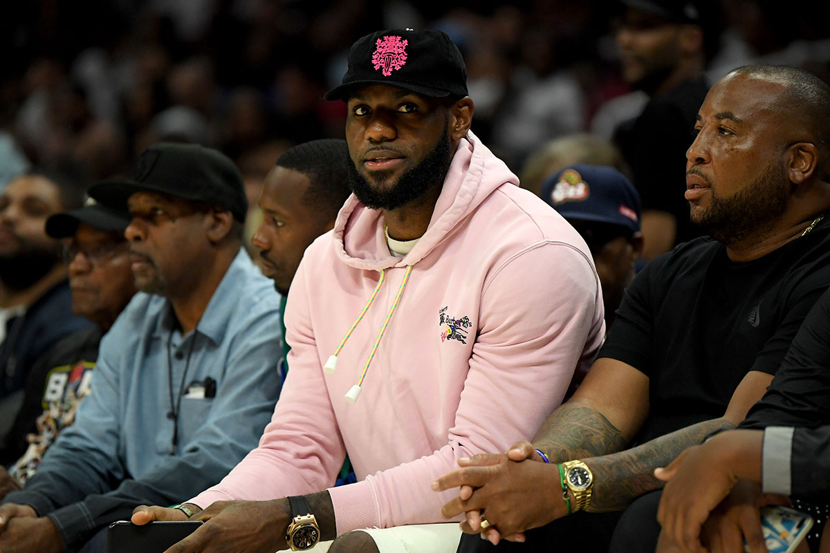 LeBron James is gifted a dazzling gold, diamond-encrusted chain