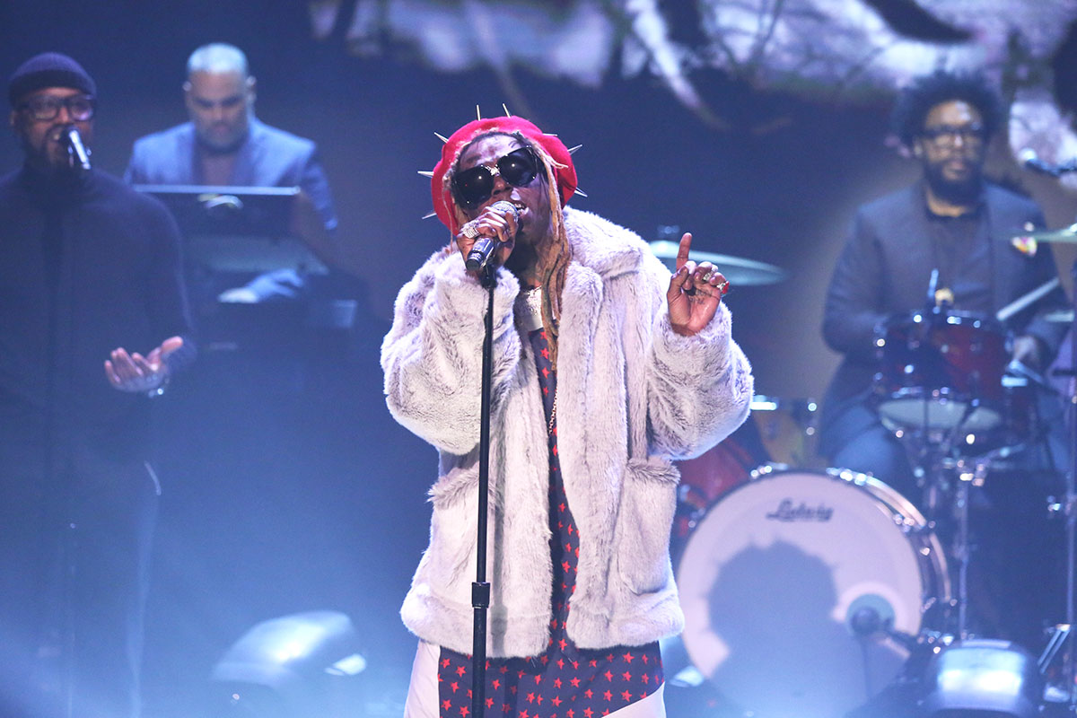Lil Wayne performs Dreams on Jimmy Fallon