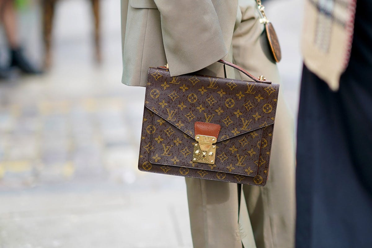 Best Louis Vuitton Wallet For Women  From A Former Louis Vuitton Employee!  