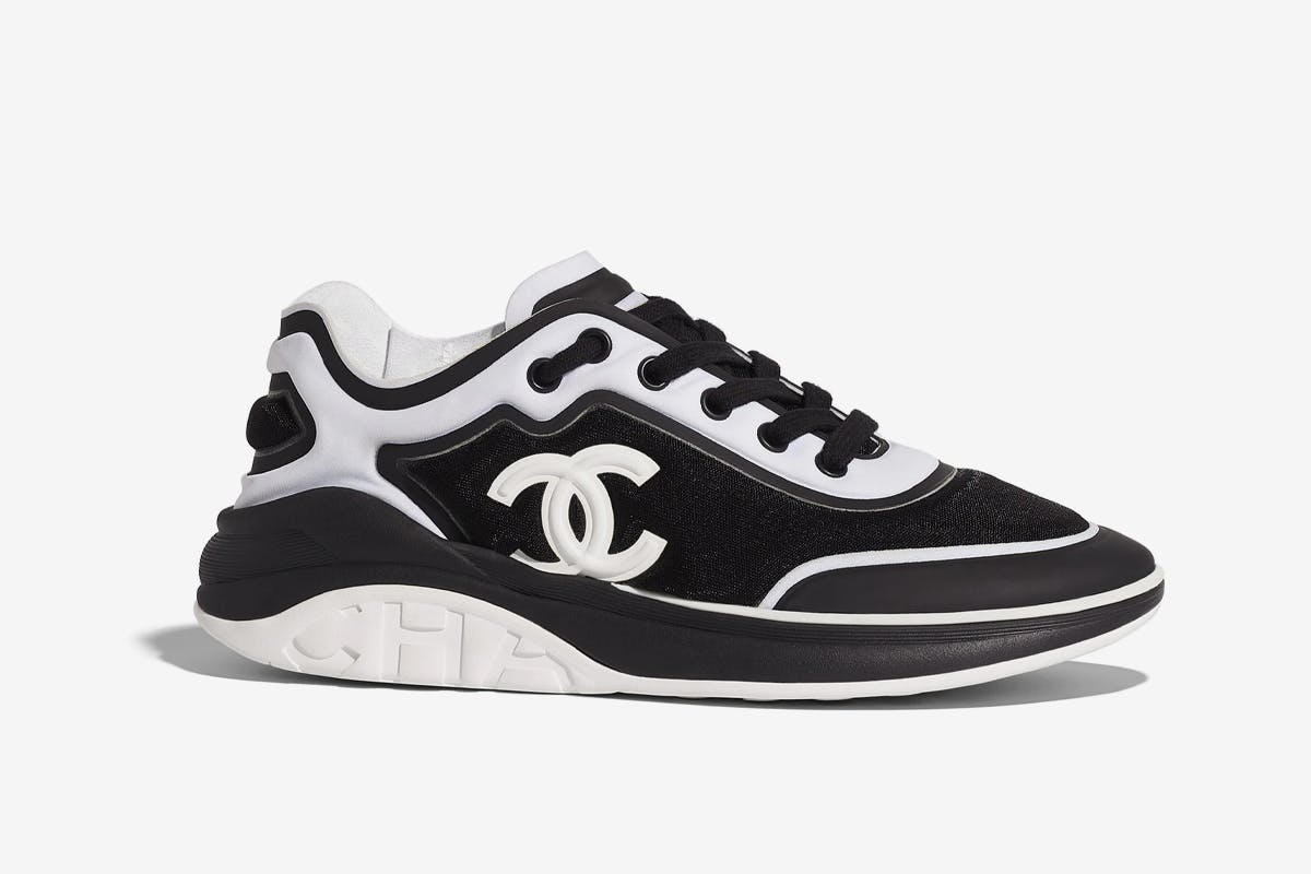 CHANEL CC LETTER LOGO LACE UP SNEAKERS TRAINERS BLACK / WHITE IT 37.5 / 6.5  - 7