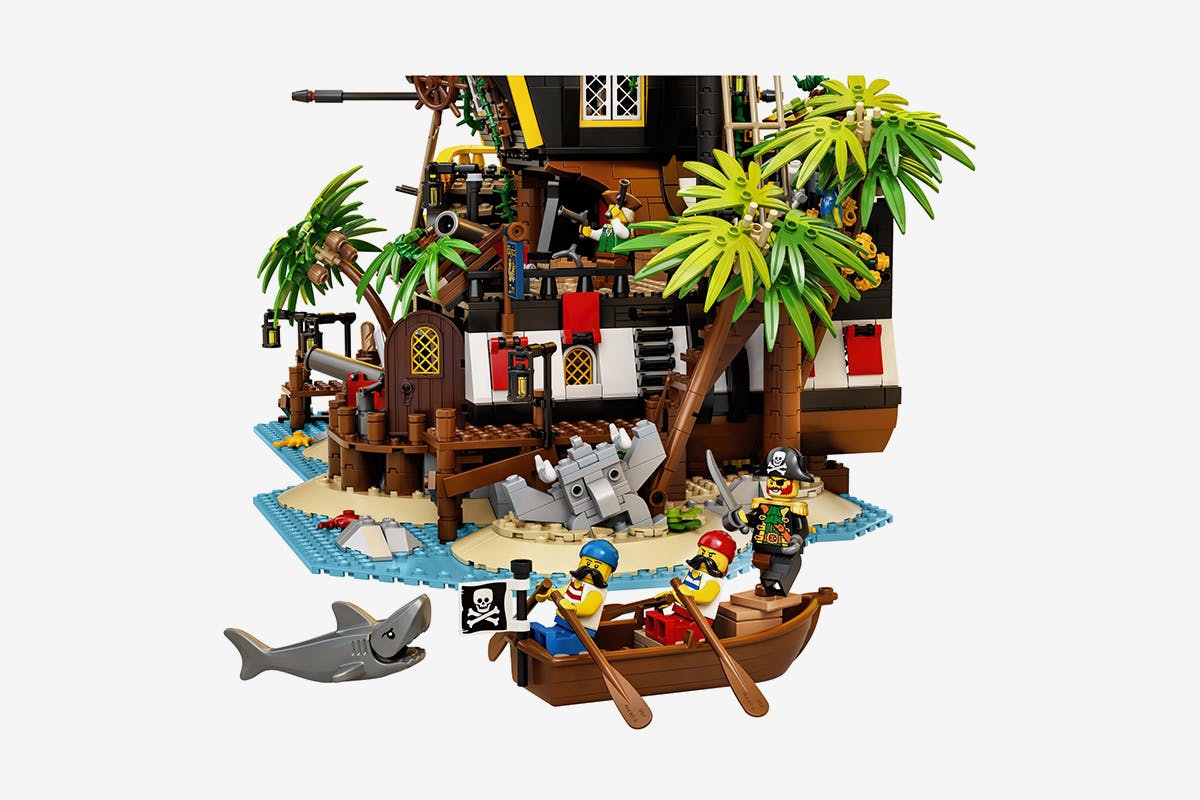 LEGO Pirates of Barracuda Bay Set