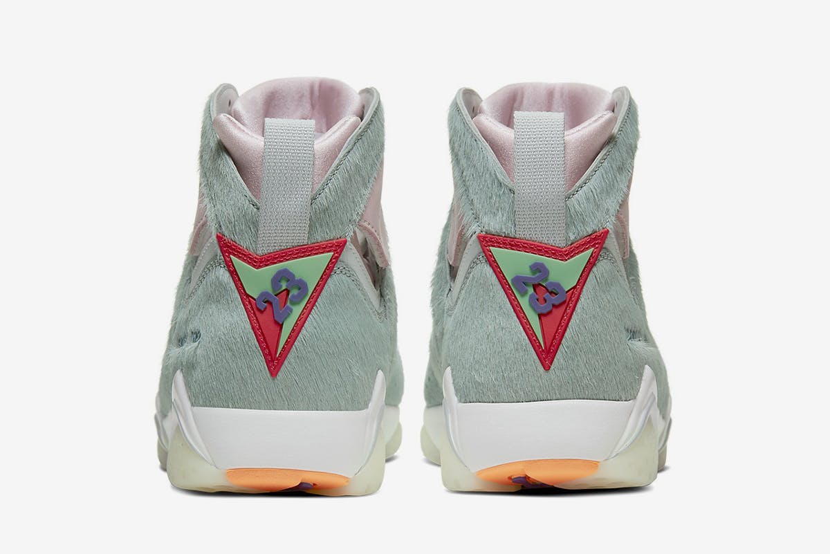 Nike Air Jordan 7 "Hare 2.0"