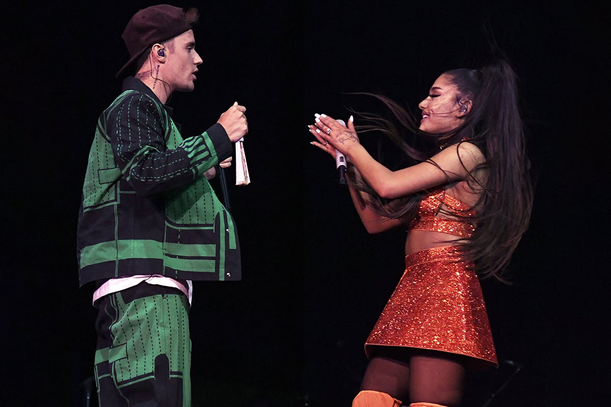 Justin Bieber (L) performs with Ariana Grande at Coachella Stage