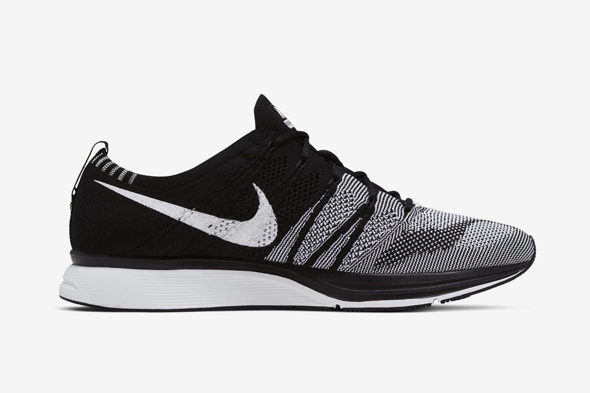 Black and white nike flyknit trainer sneaker