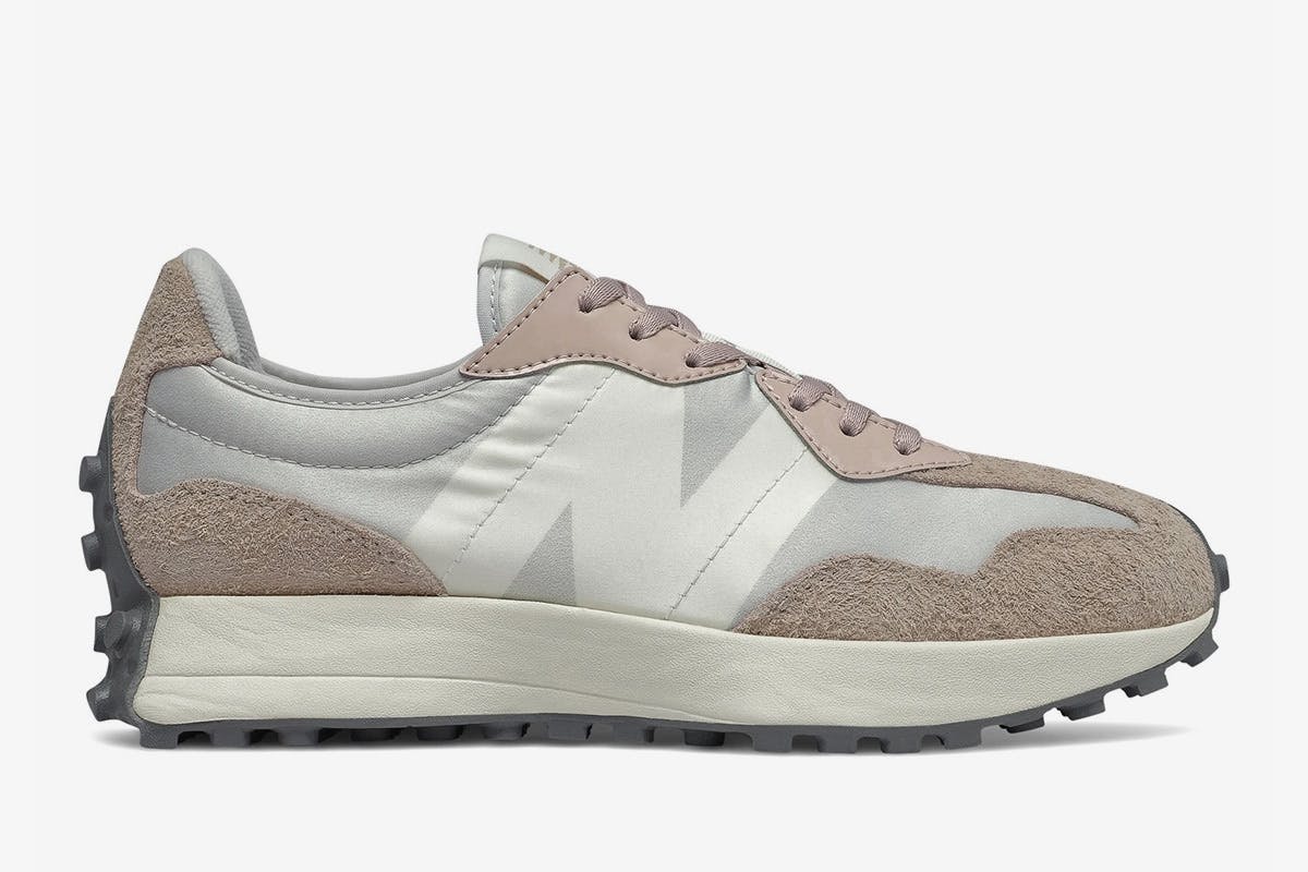 New Balance 327 pale pink product shot