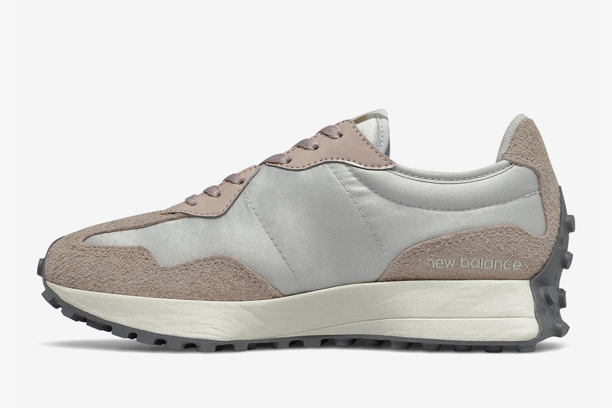 New Balance 327 pale pink product shot