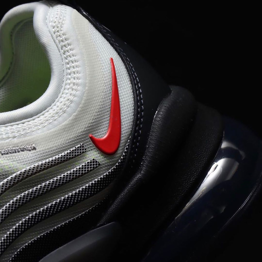 Nike Air max Zoom 950 product shot black background