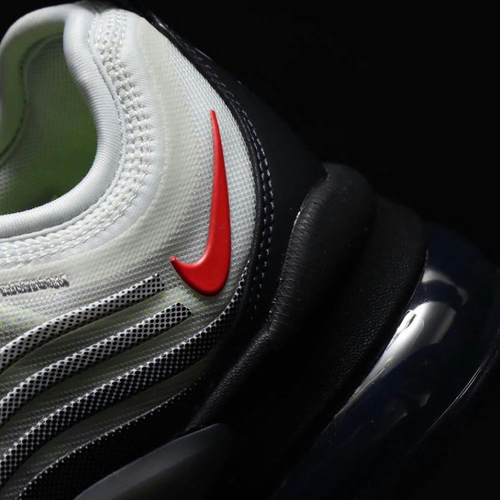 Nike Air max Zoom 950 product shot black background