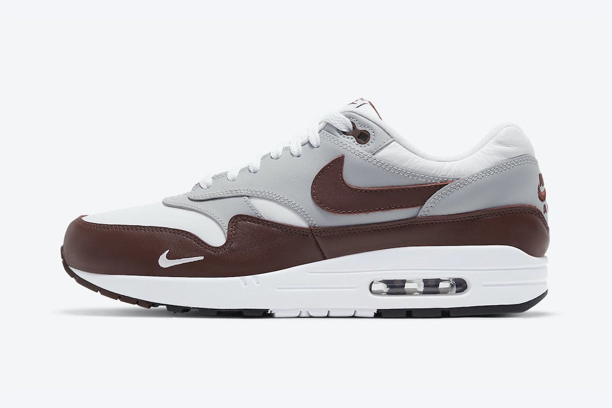 brown leather nike air max 1 product shot