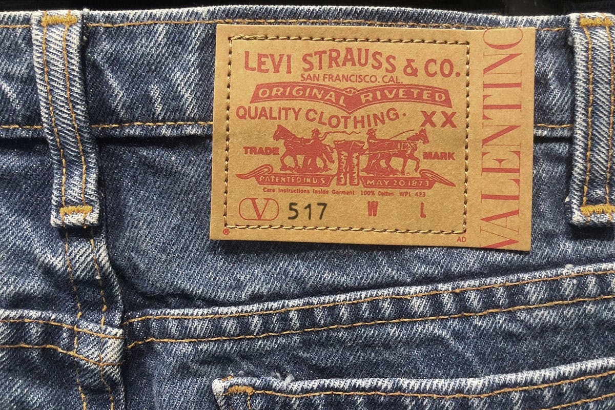 Valentino Levi's 517 jean tag