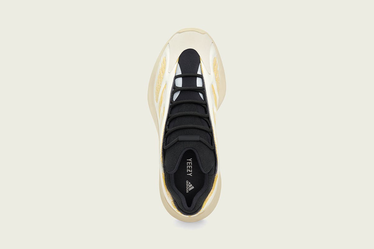 adidas YEEZY 700 V3 "Safflower"