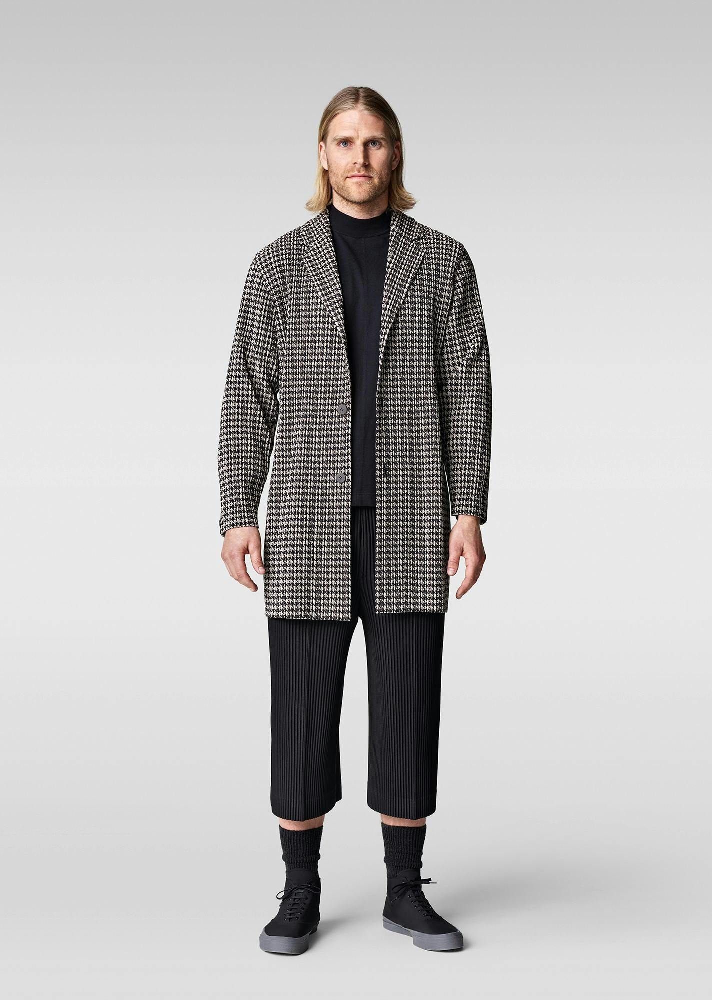 MONTHLY COLOR NOVEMBER – ISSEY MIYAKE ONLINE STORE