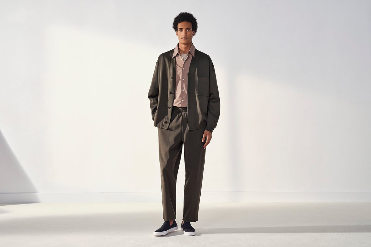 uniqlo u spring summer 2022 ss22 collection collab release date info buy cristophe lemaire menswear womenswear drop list price colorway tee shirt pants jacket shirt store list january 2022