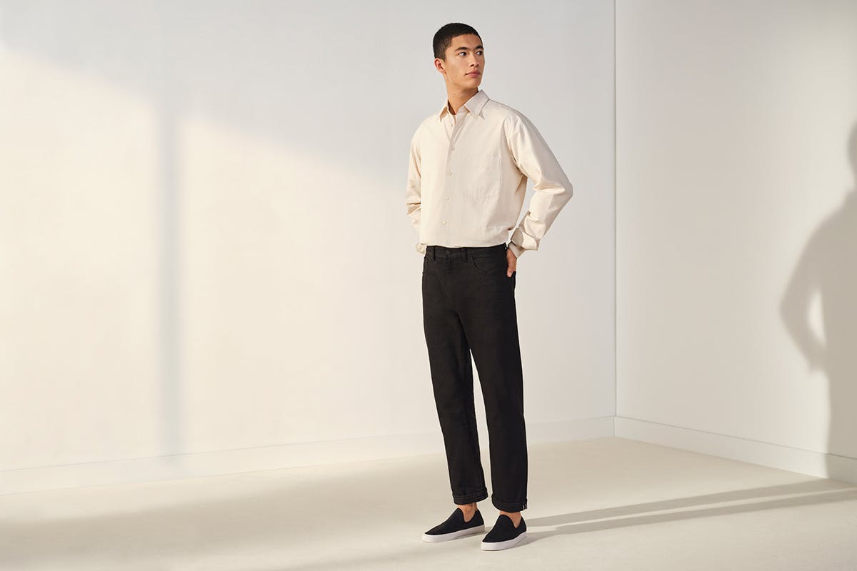 uniqlo u spring summer 2022 ss22 collection collab release date info buy cristophe lemaire menswear womenswear drop list price colorway tee shirt pants jacket shirt store list january 2022