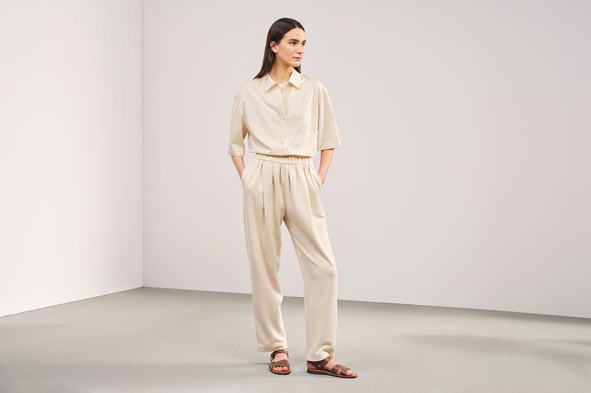 uniqlo u spring summer 2022 ss22 collection collab release date info buy cristophe lemaire menswear womenswear drop list price colorway tee shirt pants jacket shirt store list january 2022