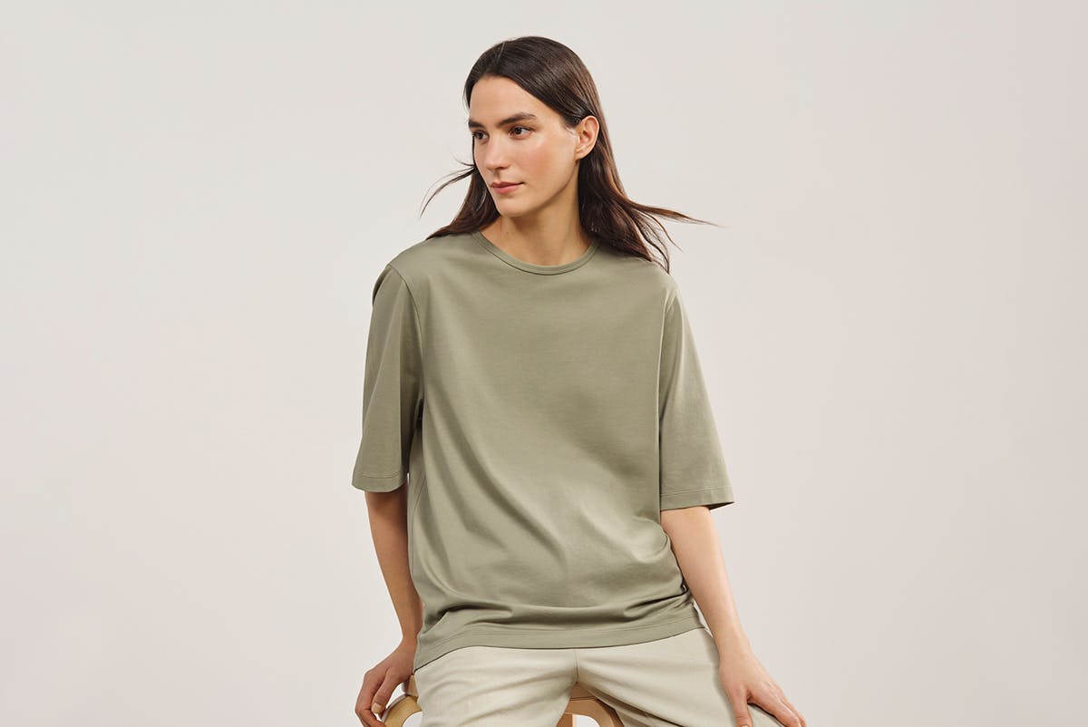 uniqlo u spring summer 2022 ss22 collection collab release date info buy cristophe lemaire menswear womenswear drop list price colorway tee shirt pants jacket shirt store list january 2022