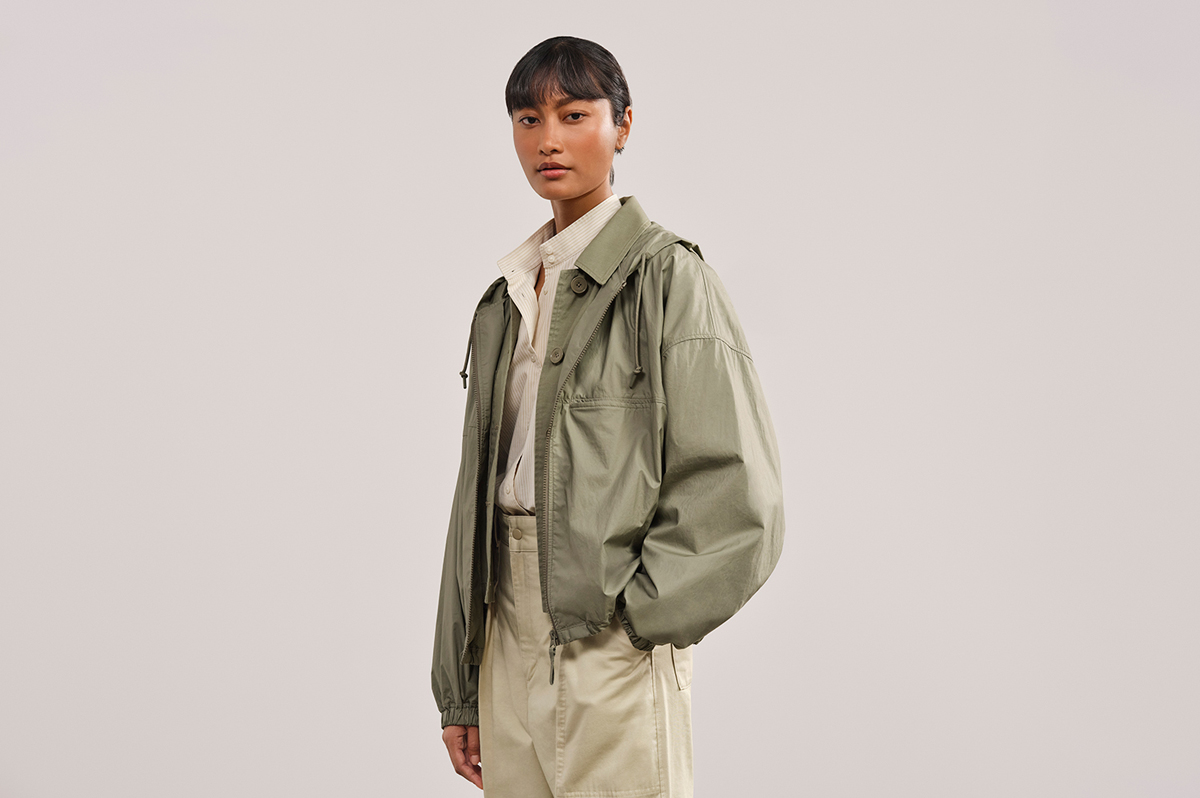 uniqlo u spring summer 2022 ss22 collection collab release date info buy cristophe lemaire menswear womenswear drop list price colorway tee shirt pants jacket shirt store list january 2022