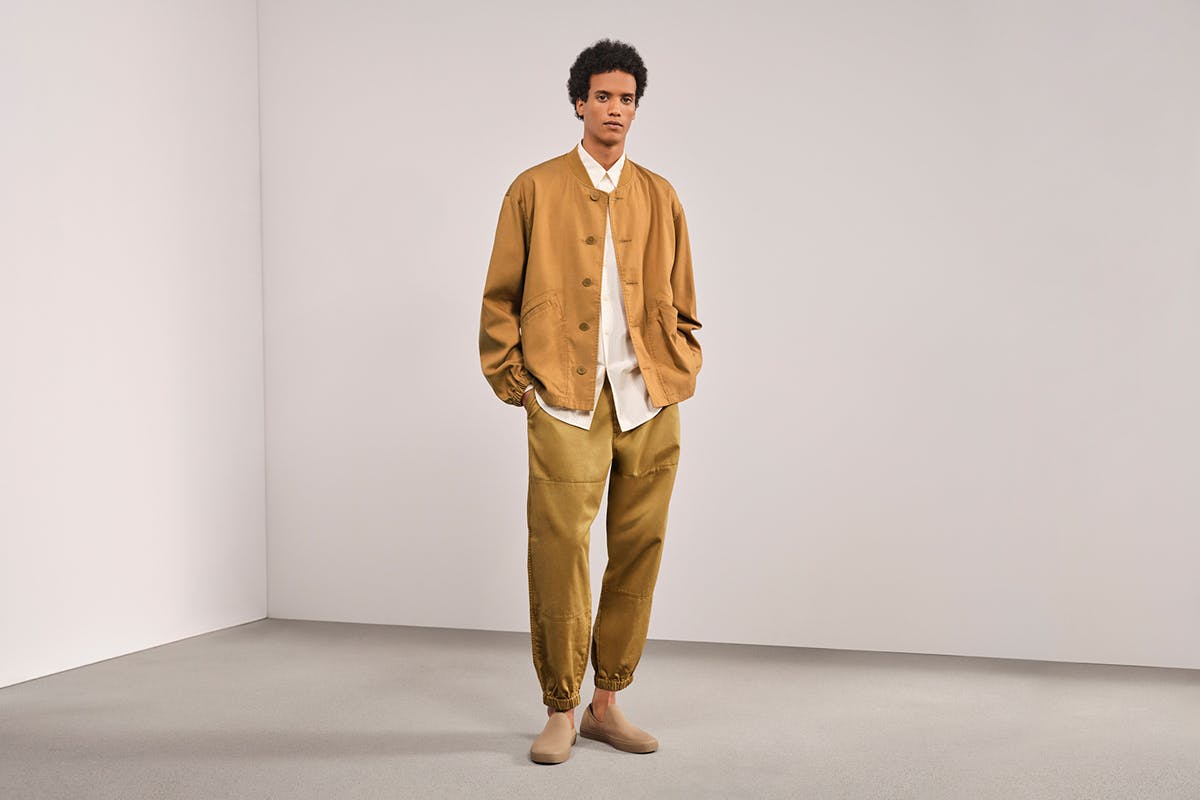 uniqlo u spring summer 2022 ss22 collection collab release date info buy cristophe lemaire menswear womenswear drop list price colorway tee shirt pants jacket shirt store list january 2022