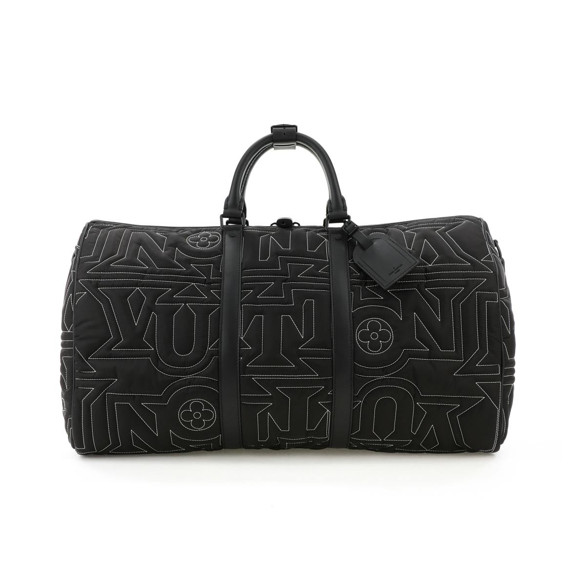 Louis Vuitton: Louis Vuitton Presents Its New Men's Collection Pre-Spring  2023: Louis Vuitton Snow - Luxferity