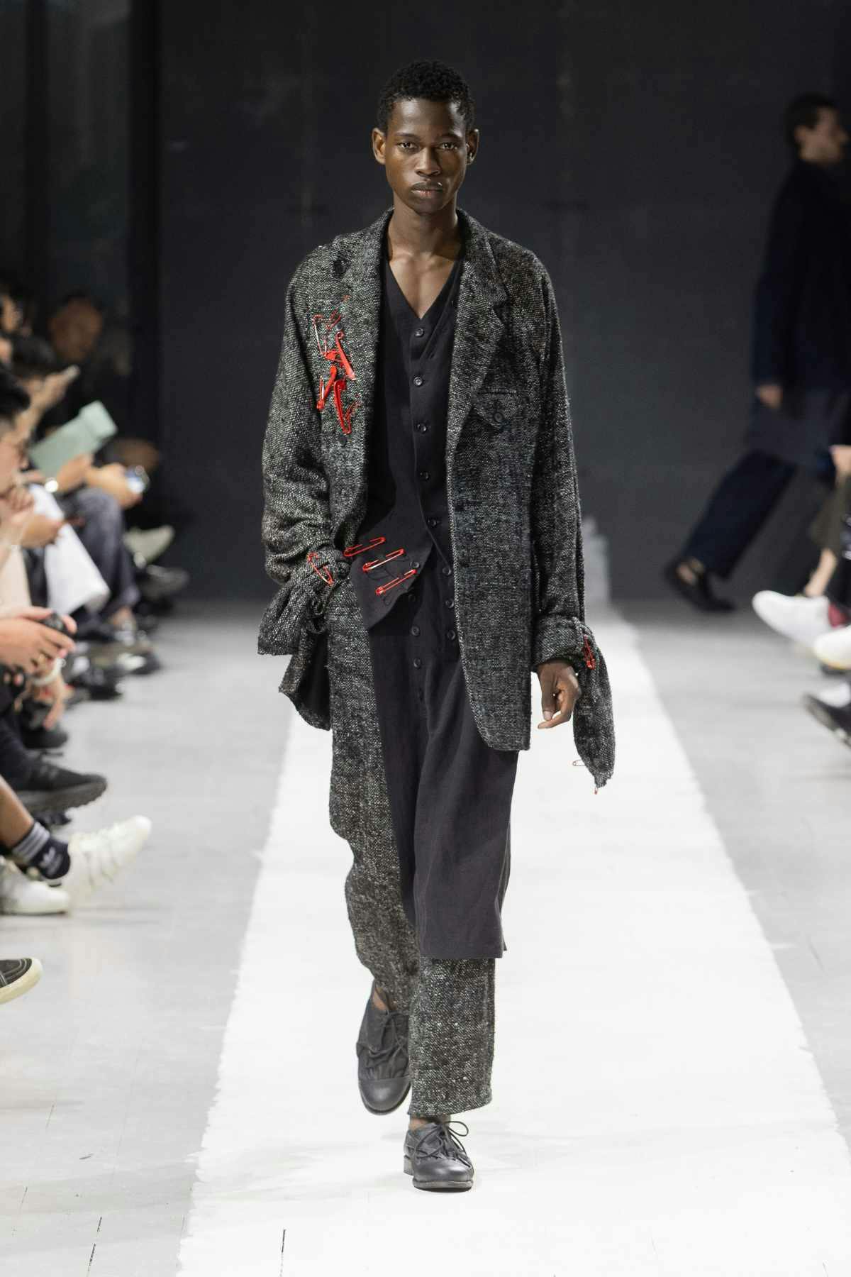 All the Details From Yohji Yamamoto's SS24 Runway Collection