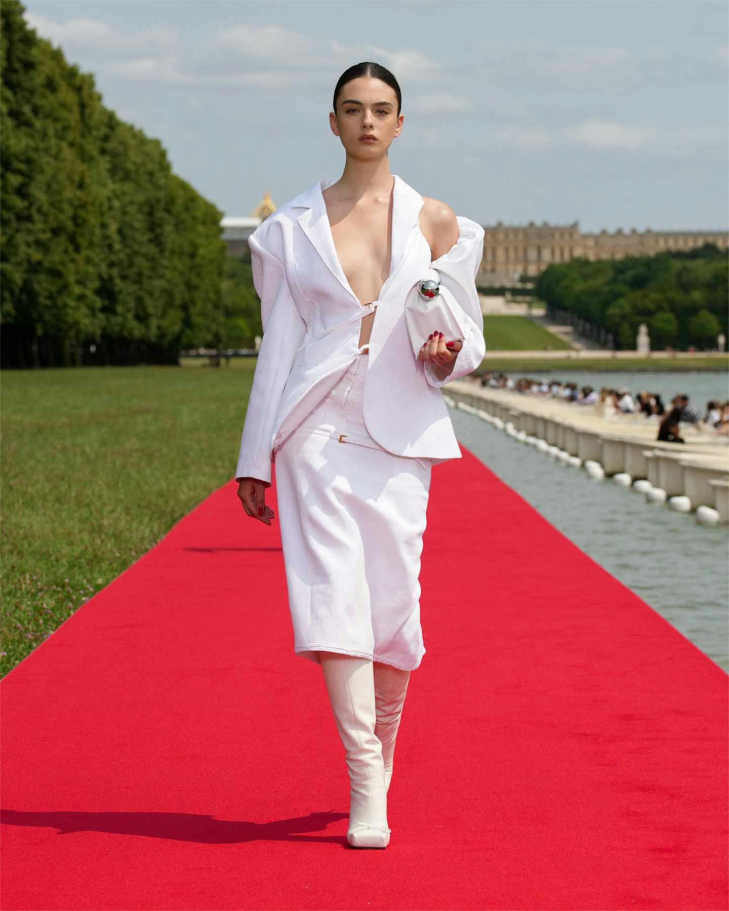 Jacquemus Fall 2023 LE CHOUCHOU Versailles Collection