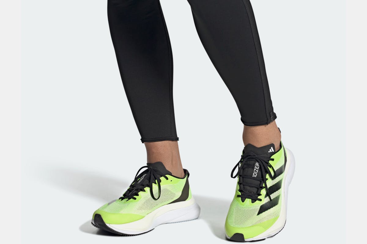 Boston 12 Men's Running Shoes on model