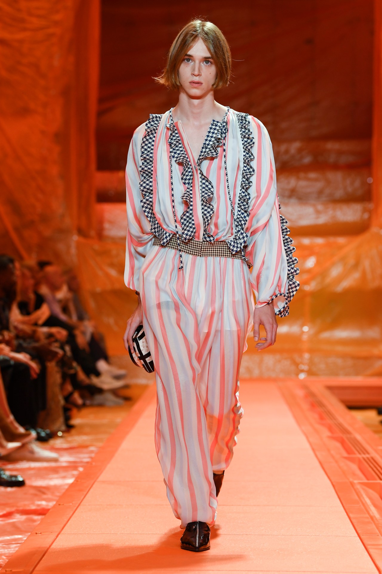 Louis Vuitton SS23 Womenswear Collection at PFW