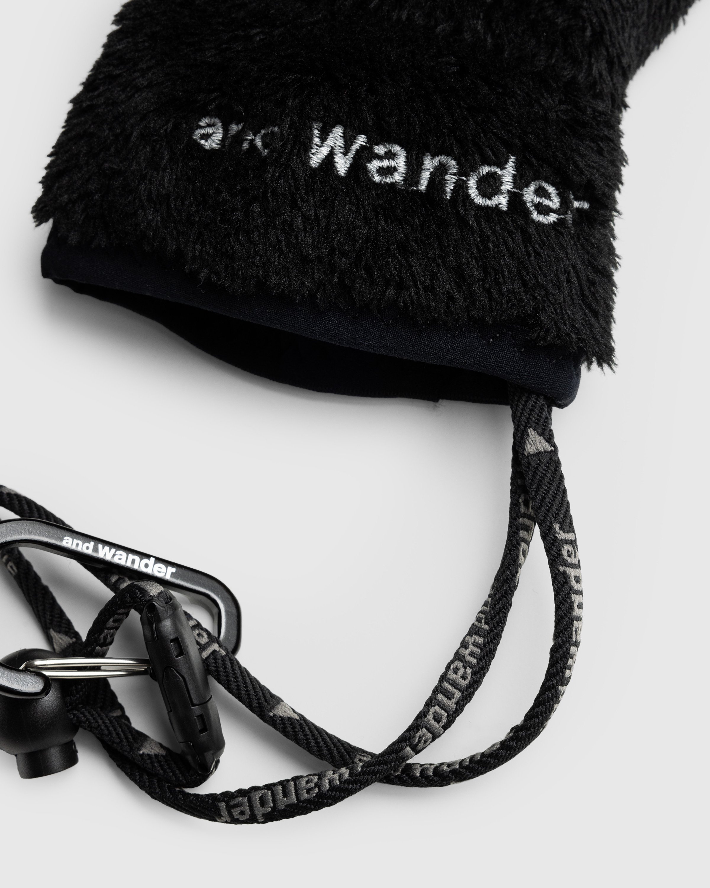 And Wander - High Loft Fleece Gloves Black - Accessories - Black - Image 3