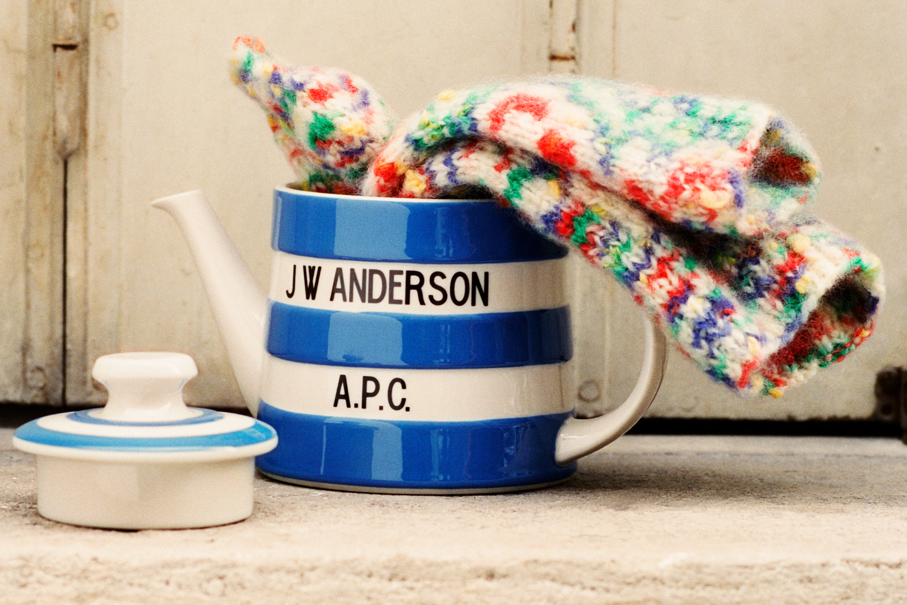 blue and white stripped mug A.P.C. jw anderson fw23