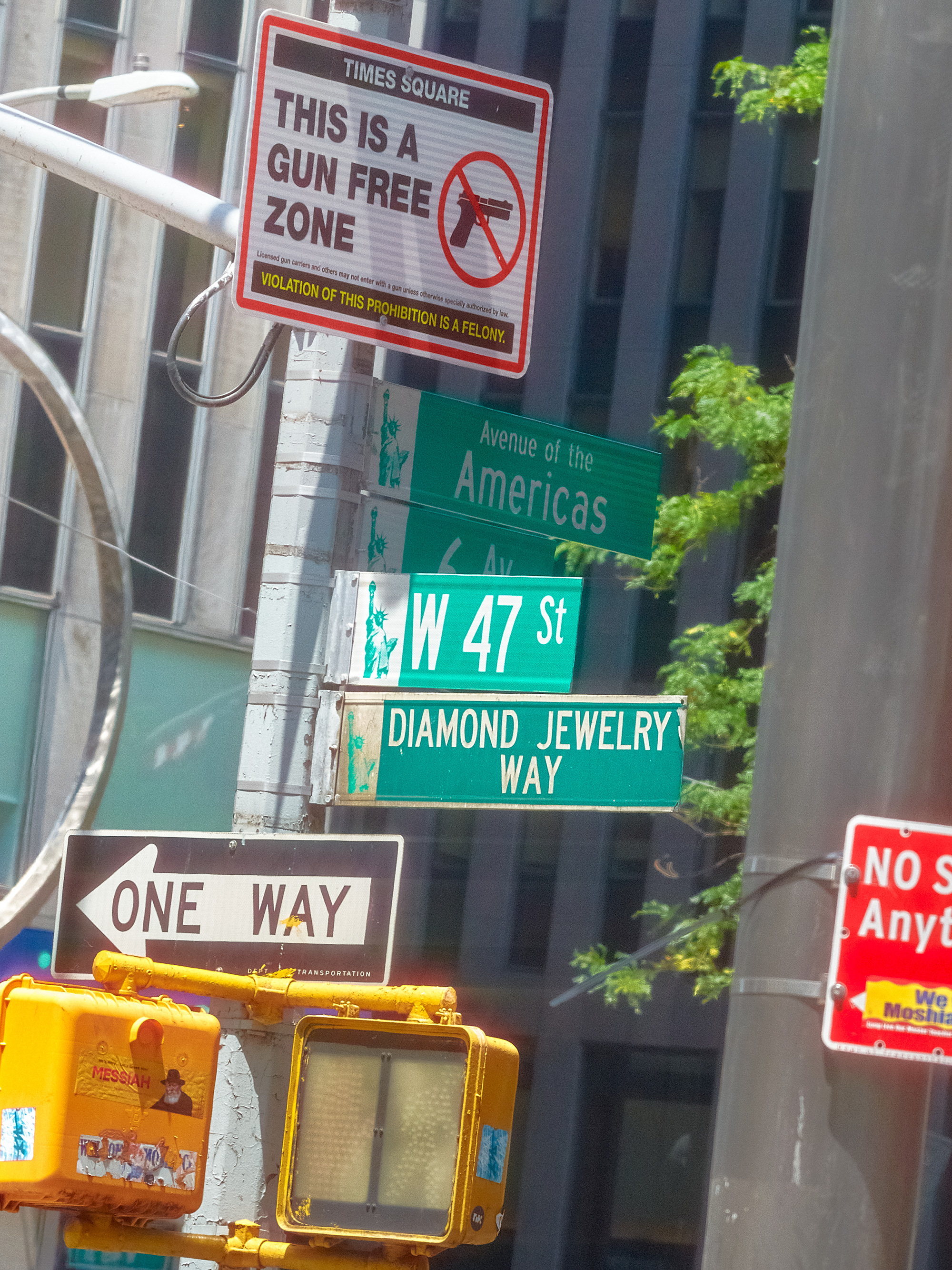A Brief History of 47th Street: Inside NYC's Diamond District
