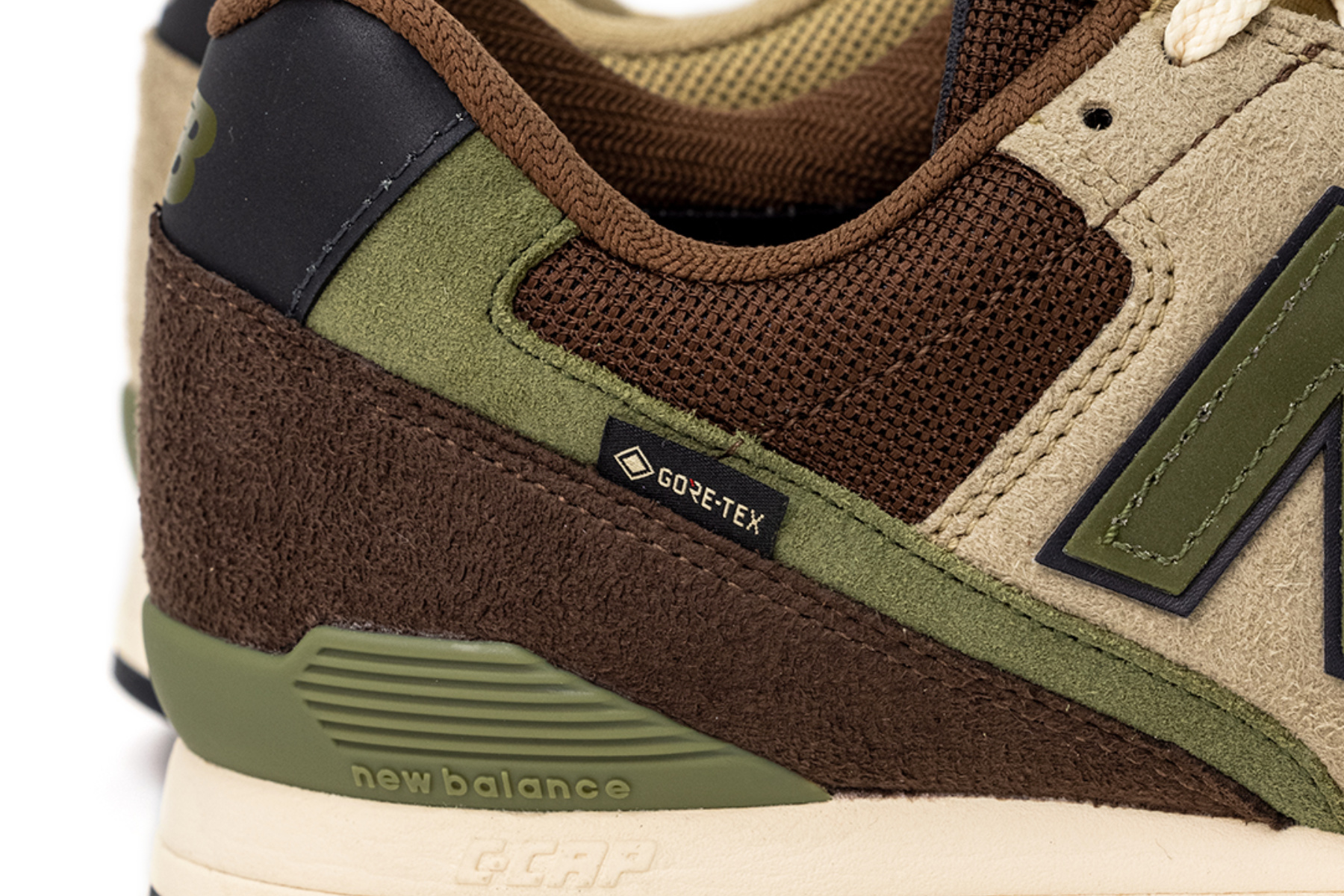BEAMS' New Balance 996 is a perfectly autumnal GORE-TEX take on a heritage sneaker.