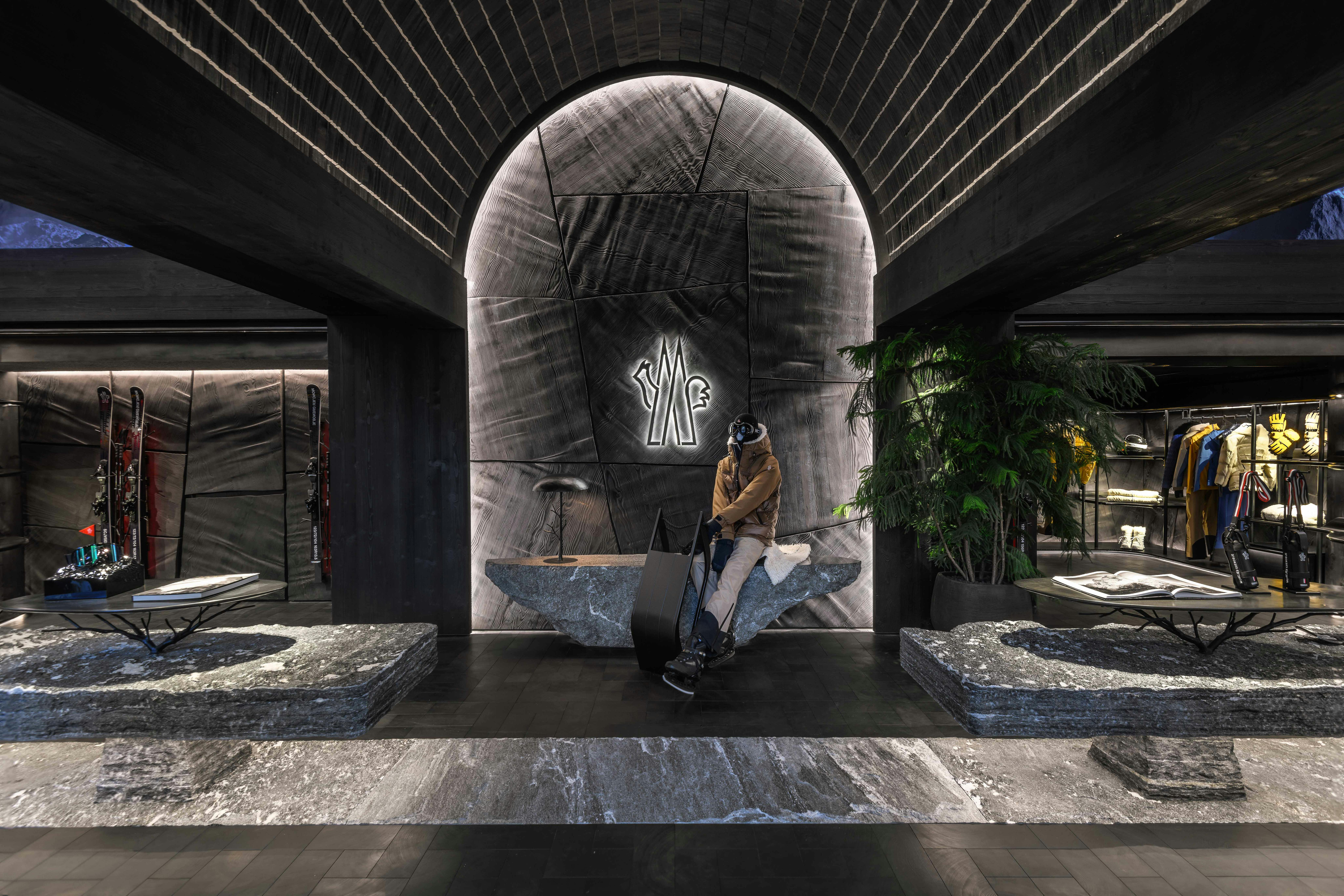 MONCLER モンクレールGRENOBLE_APRES_SKI ❤︎ Moncler Debuts Grenoble FW23 Campaign