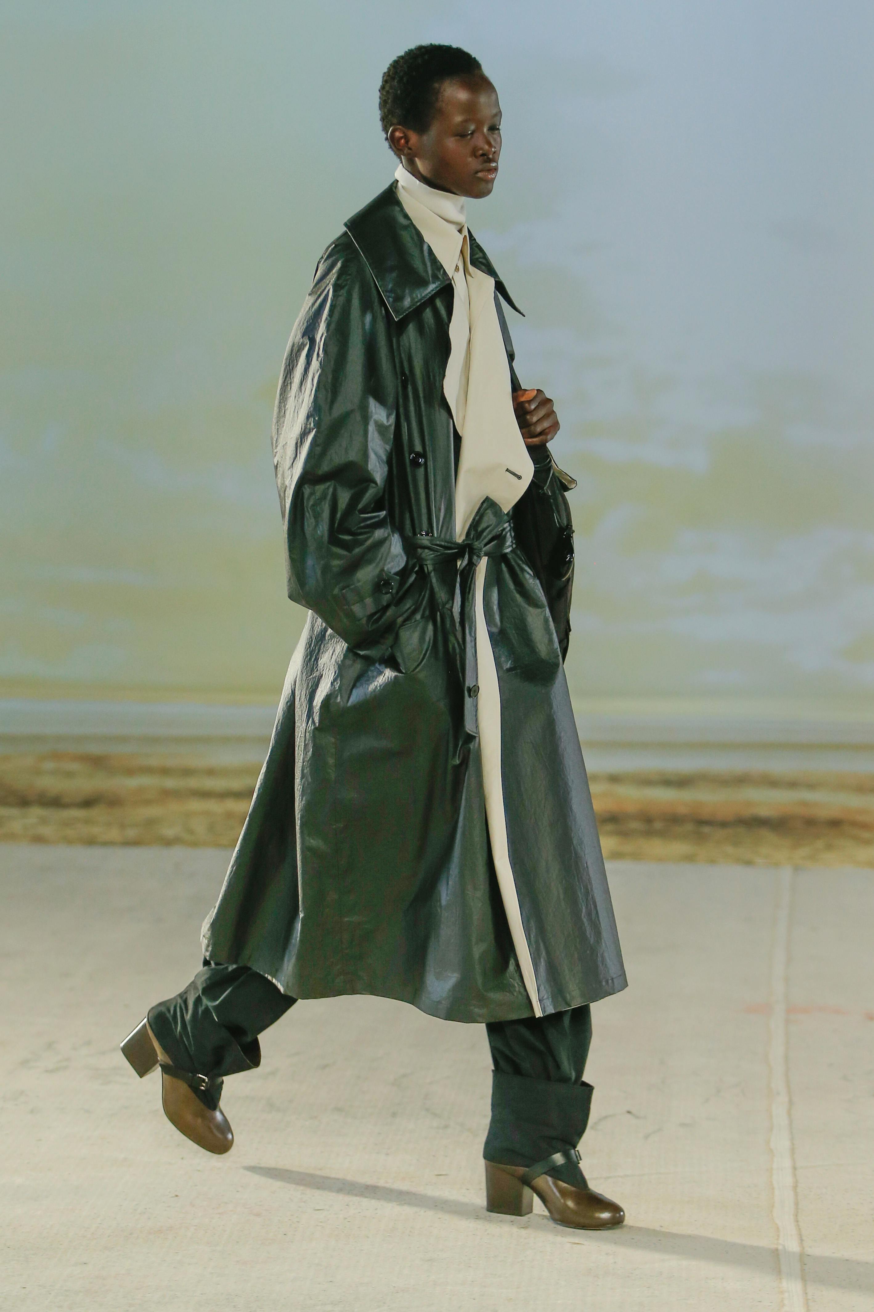 A model walks the runway during the Lemaire Ready to Wear Fall/Winter 2022-2023 fashion show as part of the Paris Men Fashion Week on January 19, 2022 in Paris, France.