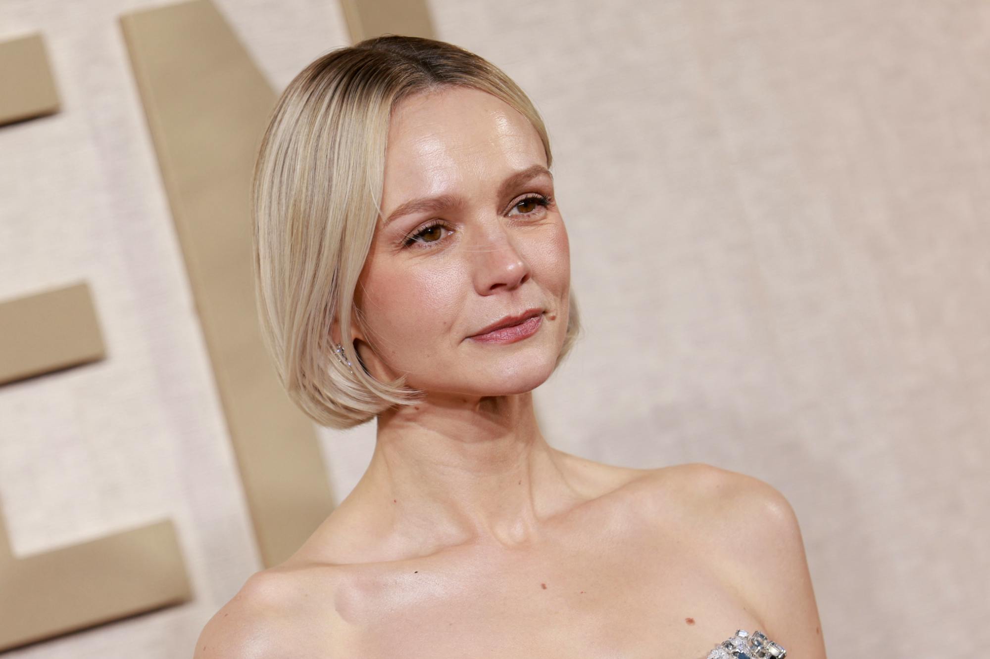 Carey Mulligan in a bob at the 2024 Golden Globes