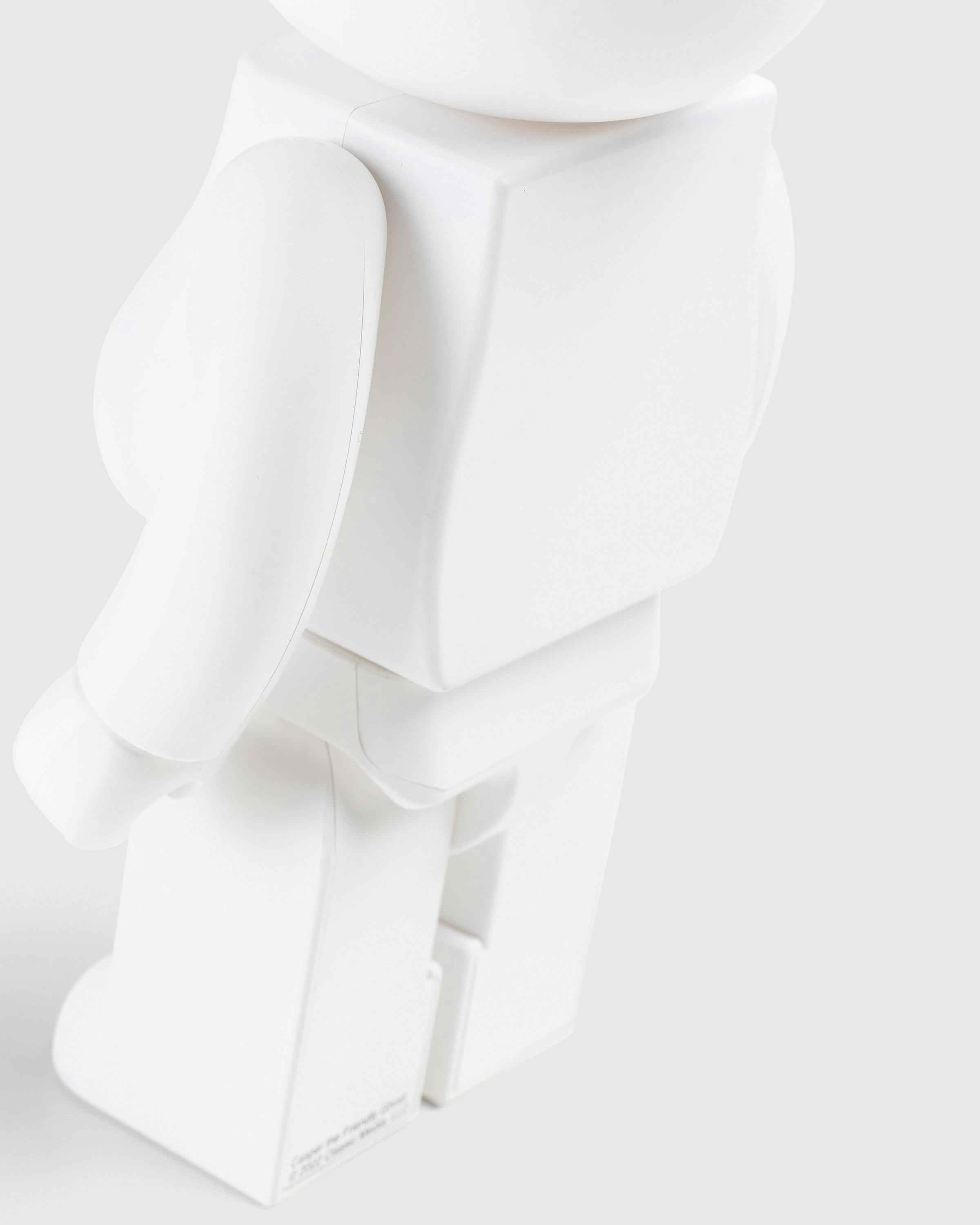 Medicom - Be@rbrick Casper 100% and 400% Set Grey - Lifestyle - Multi - Image 6