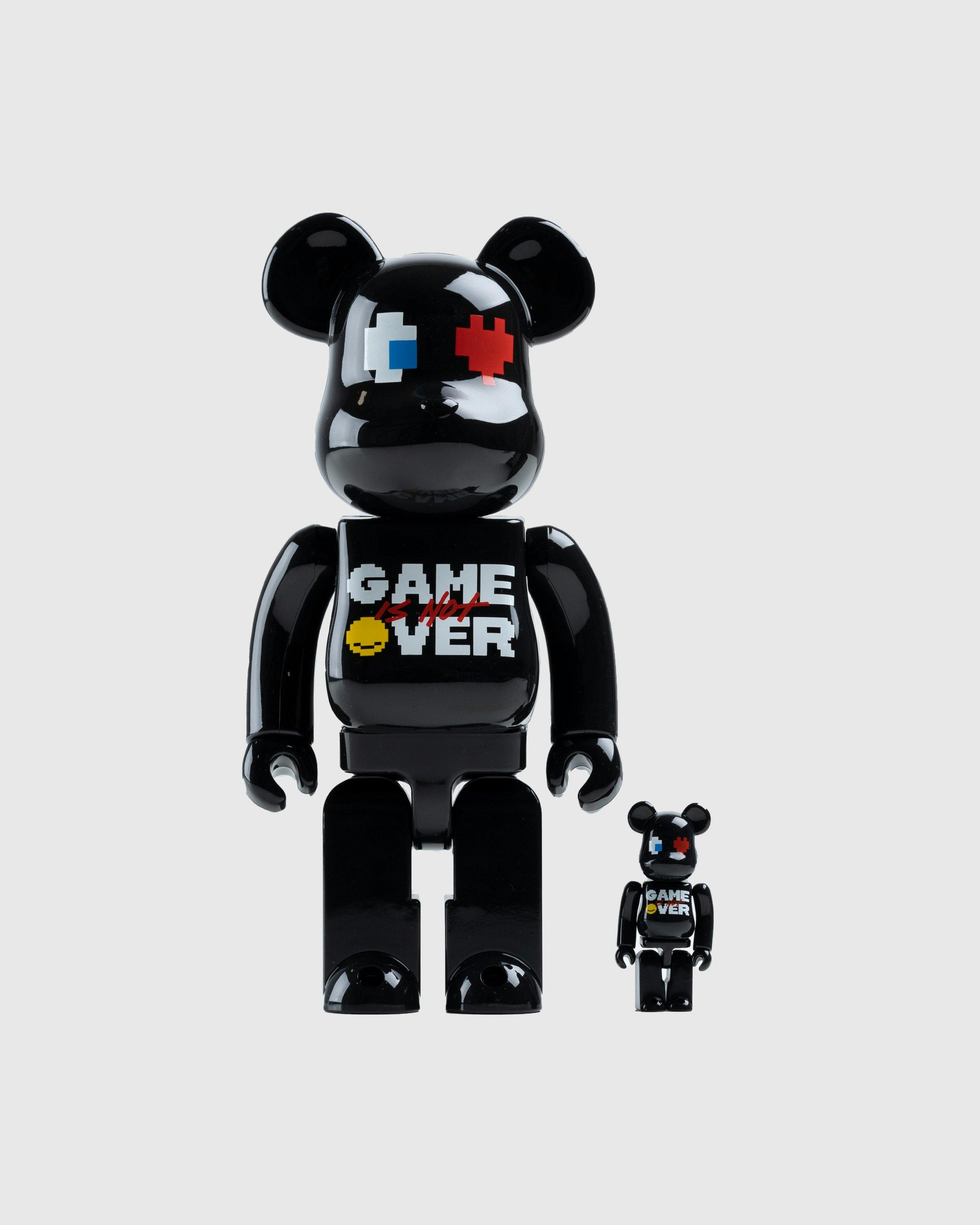 Medicom - Be@rbrick Pac-Man x Grafflex x 9090 x S.H.I.P & Crew 100% and 400% Set Black - Lifestyle - Black - Image 1