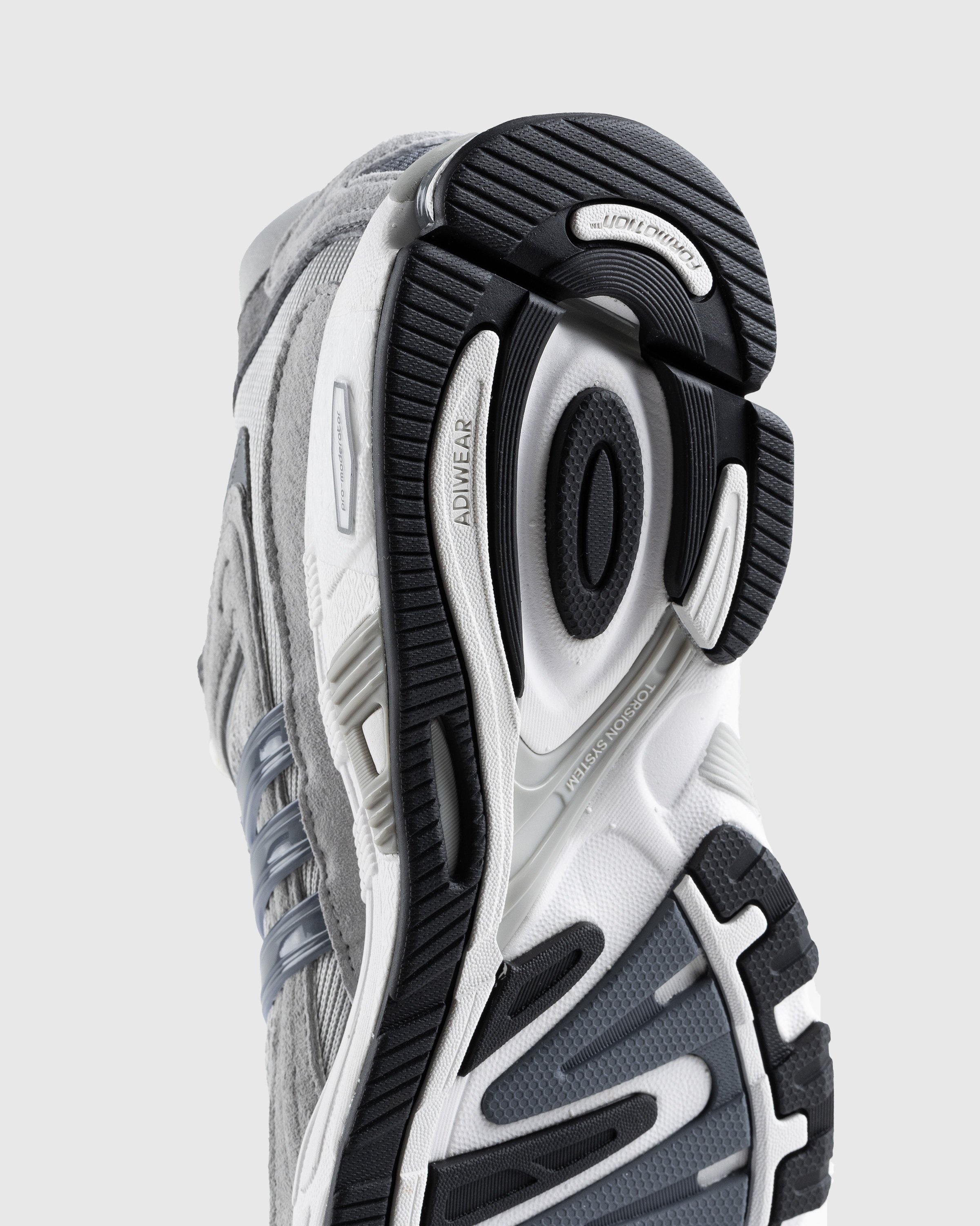 Adidas - Response CL Grey - Footwear - Grey - Image 6