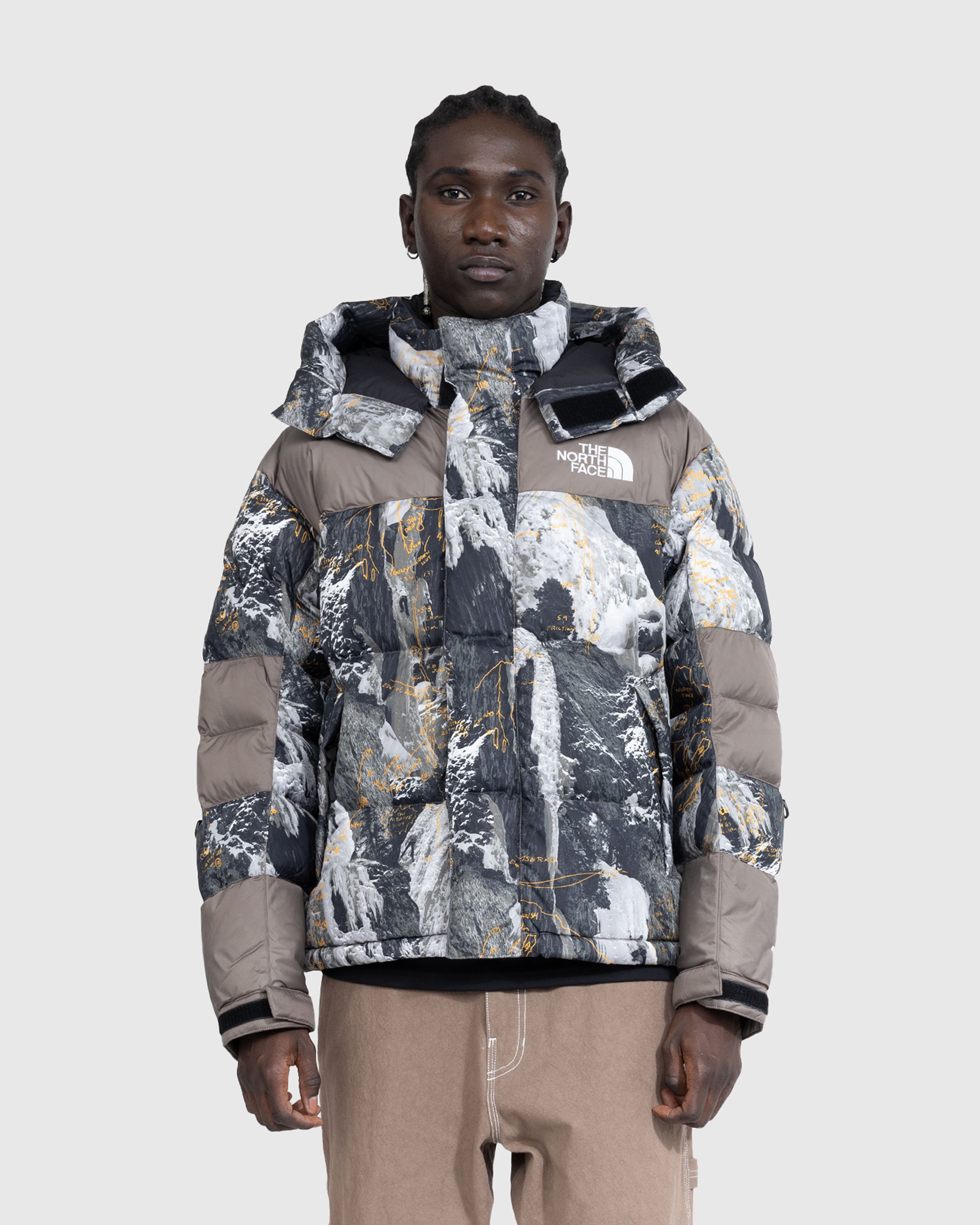 The North Face - HMLYN Baltoro Jacket Falcon Brown Conrads Notes Print - Clothing - Multi - Image 2