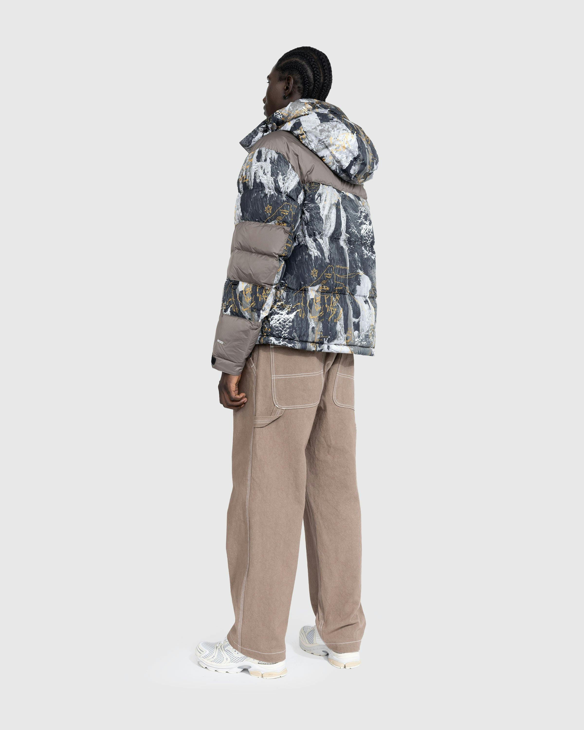 The North Face - HMLYN Baltoro Jacket Falcon Brown Conrads Notes Print - Clothing - Multi - Image 4