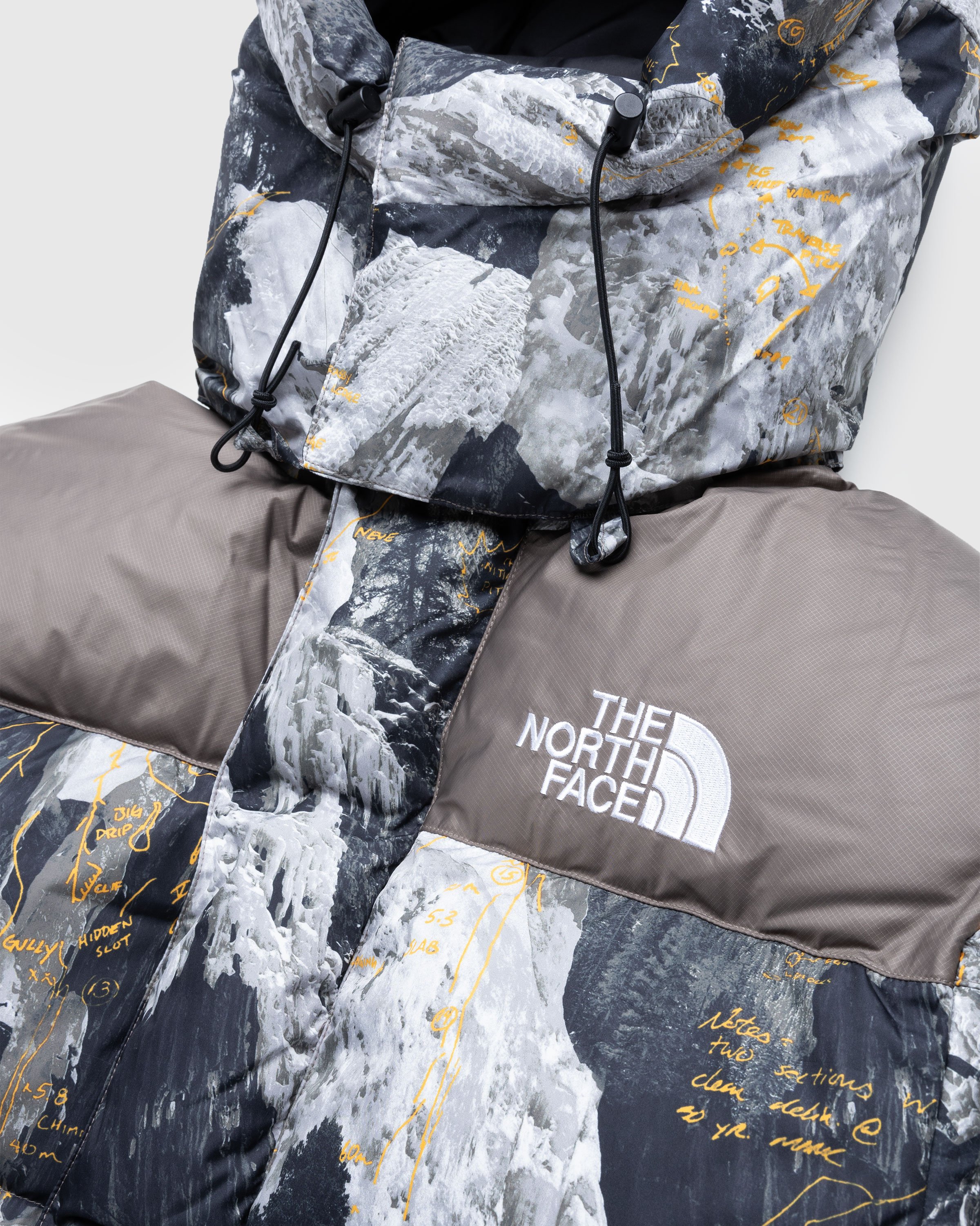 The North Face - HMLYN Baltoro Jacket Falcon Brown Conrads Notes Print - Clothing - Multi - Image 5