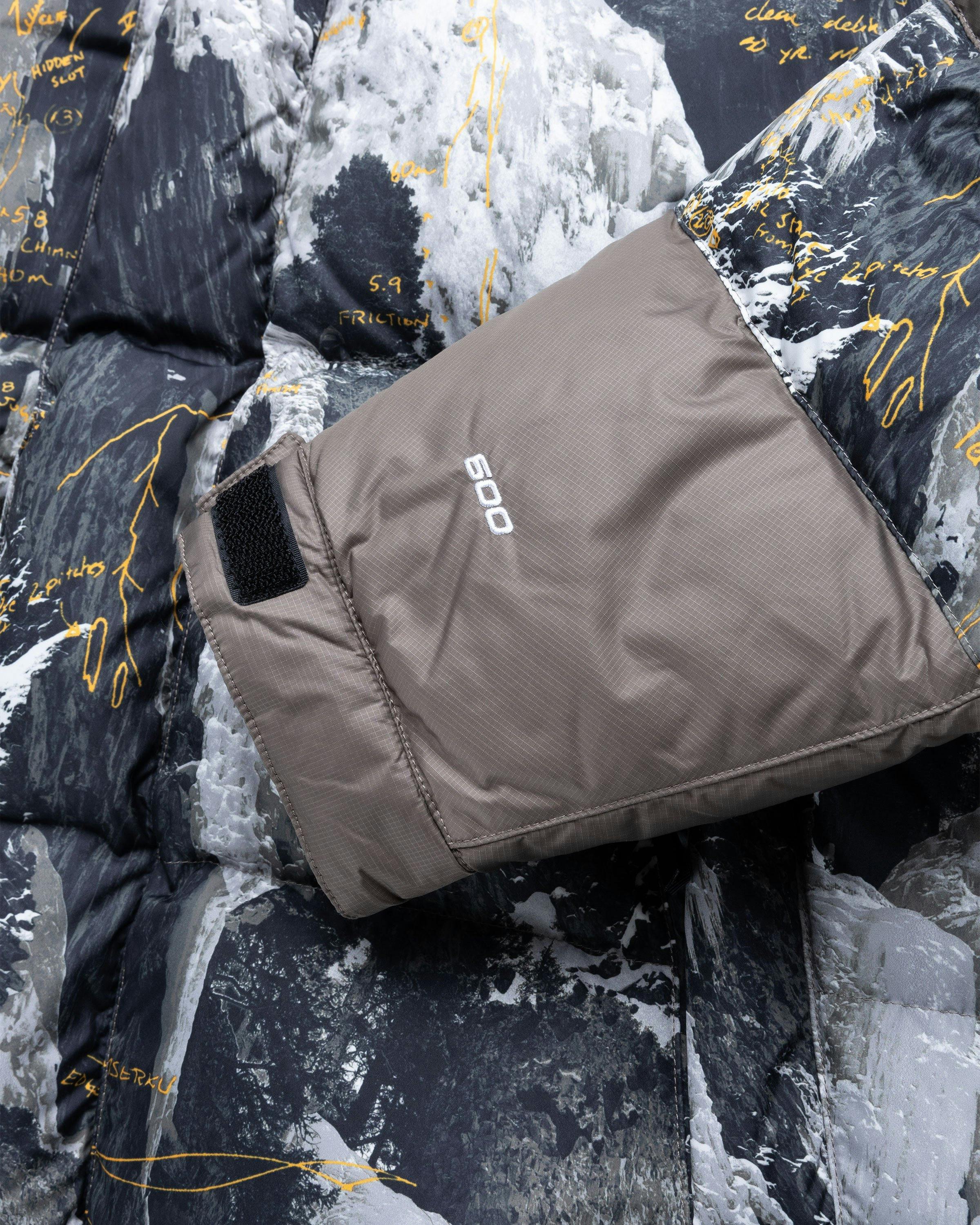 The North Face - HMLYN Baltoro Jacket Falcon Brown Conrads Notes Print - Clothing - Multi - Image 6