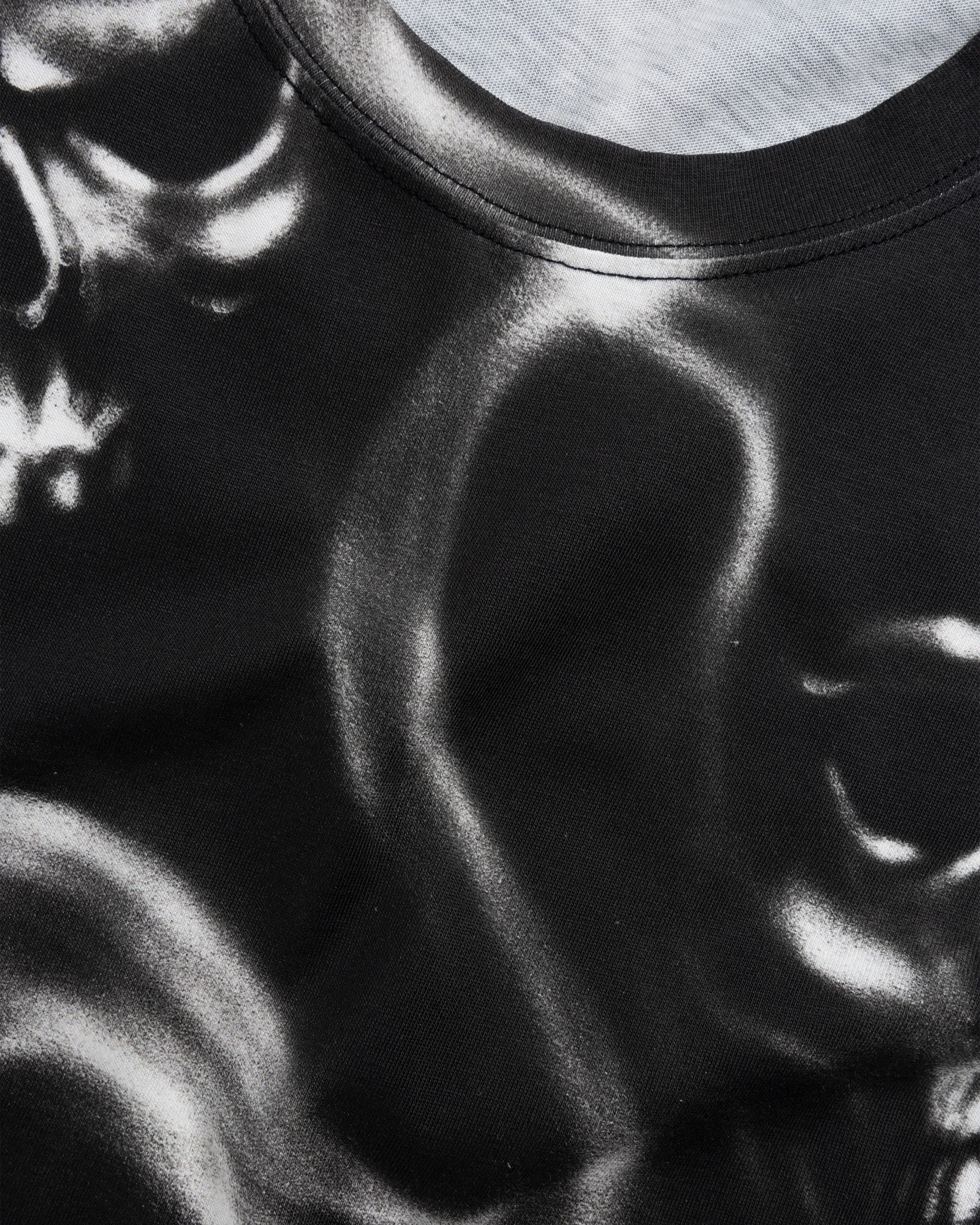 Stockholm Surfboard Club - Alko Airbrush Skull T-Shirt Black - Clothing - Black - Image 5