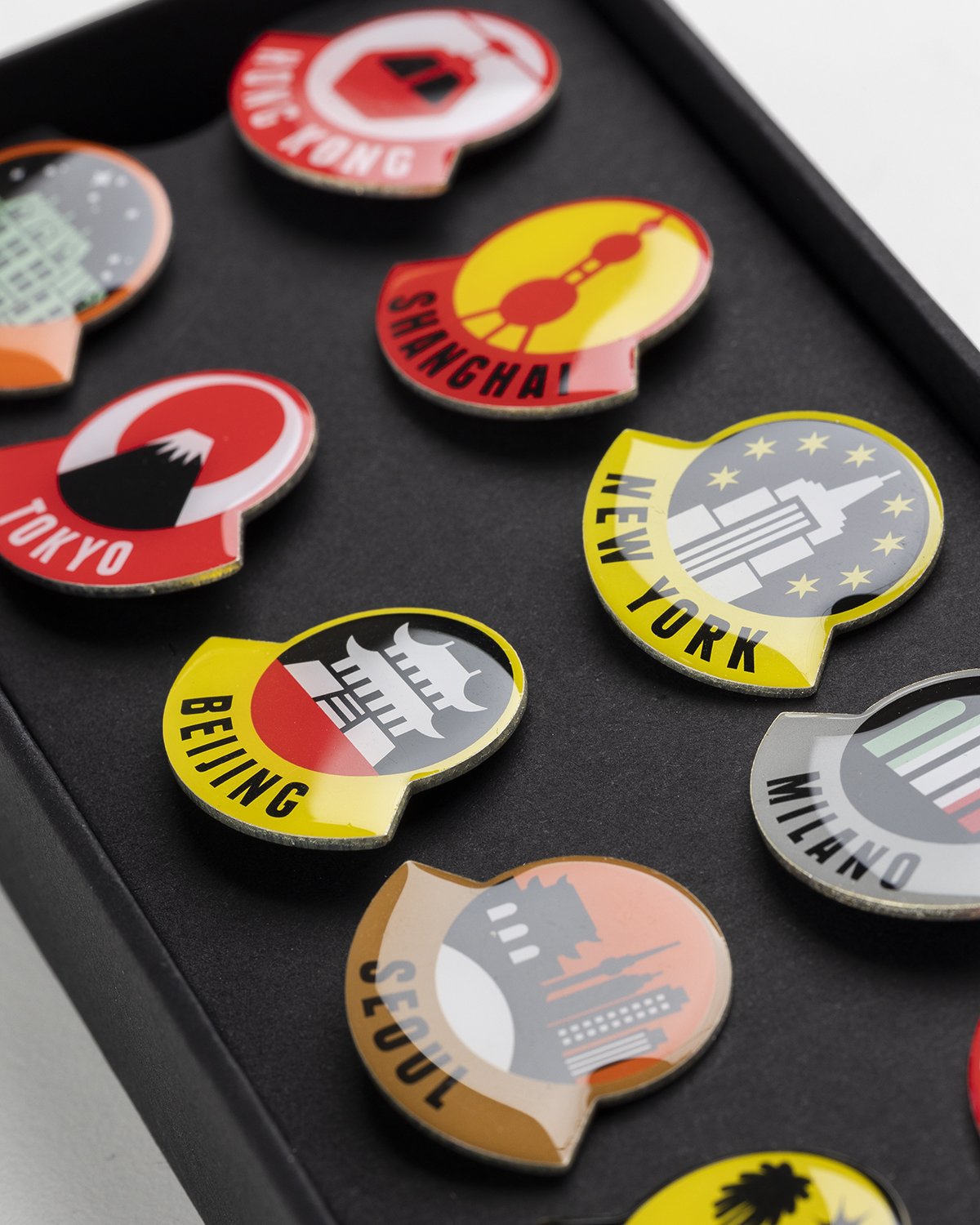 Moncler Genius - City Patch Pin Set Multi - Accessories - Multi - Image 2