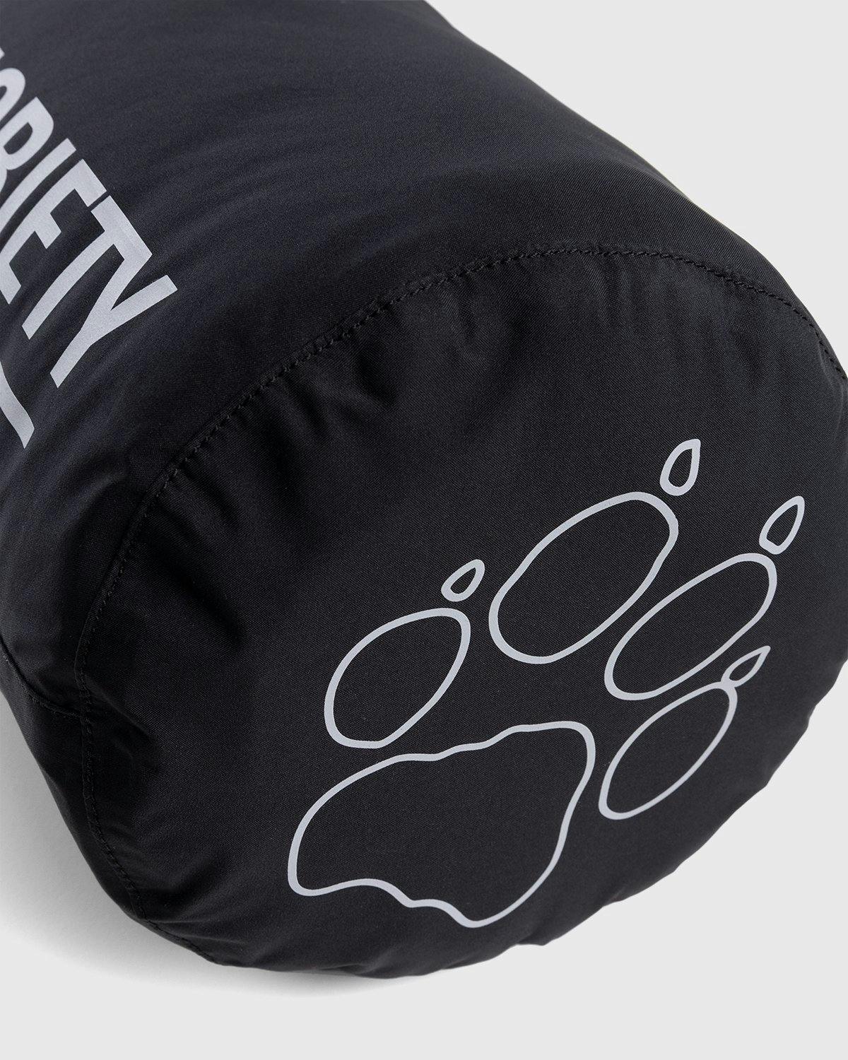 Jack Wolfskin x Highsnobiety - HS Sports Roll Sack Black - Lifestyle - Black - Image 4