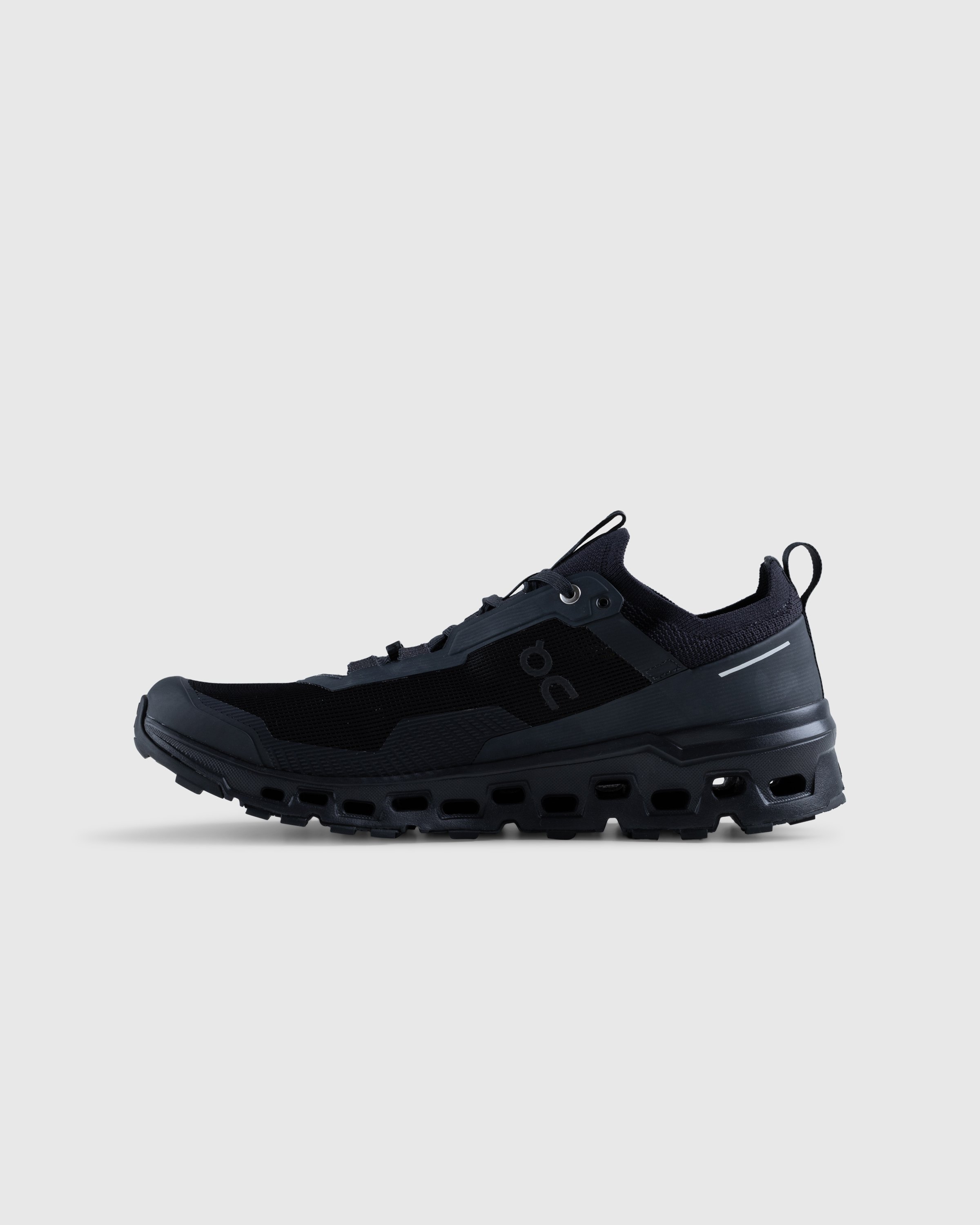 On - Cloudultra 2 Black - Footwear - Black - Image 2