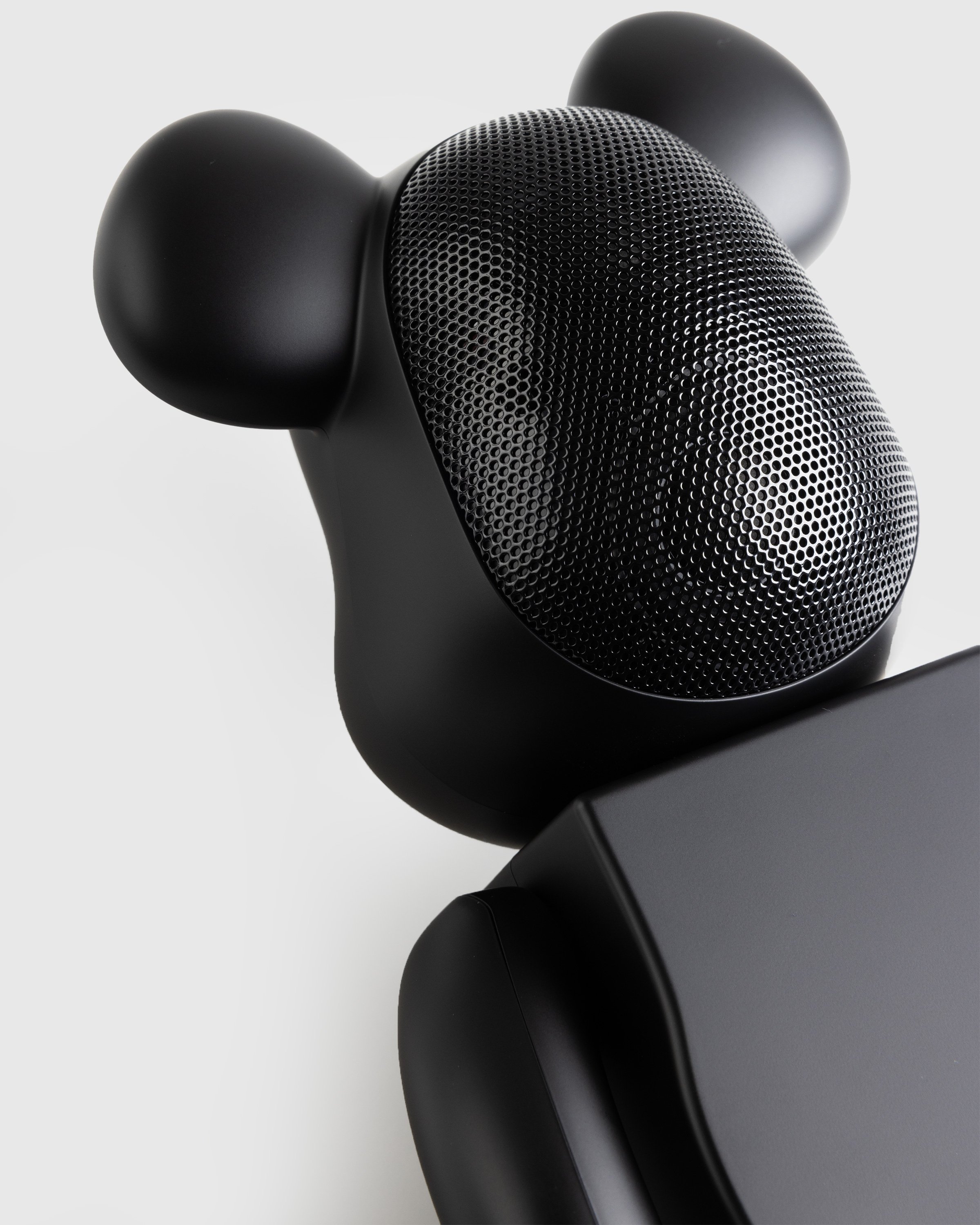 Medicom - BE@RBRICK AUDIO 400% Portable Speaker BLACK - Lifestyle - Black - Image 4