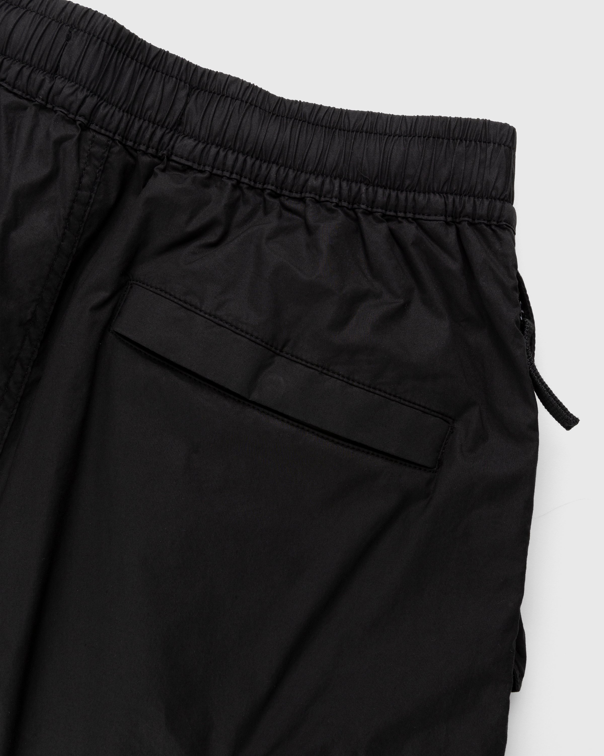 Stone Island - L0103 Garment-Dyed Shorts Black - Clothing - Black - Image 5
