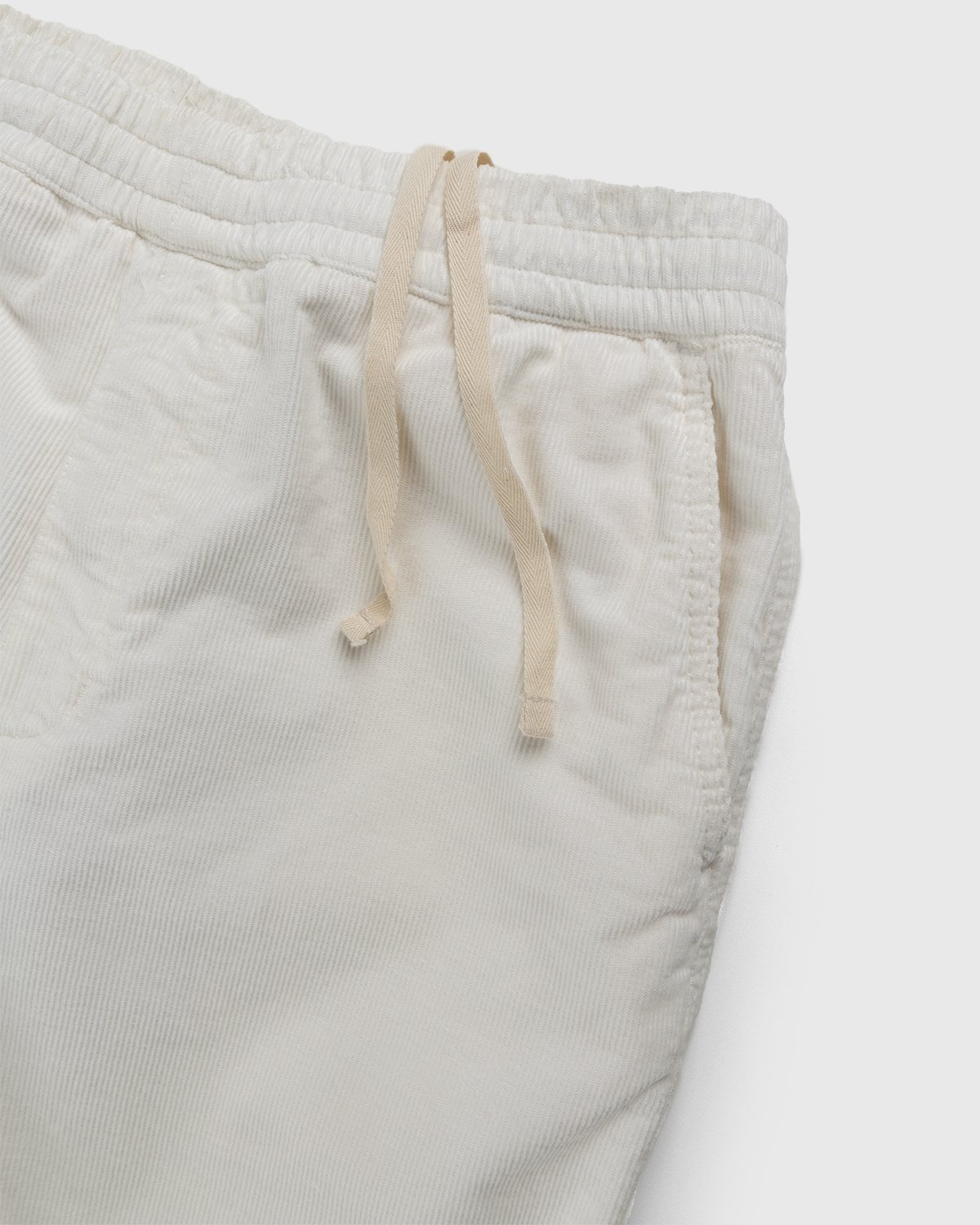 Carhartt WIP - Flint Short Wax Rinsed - Clothing - White - Image 4