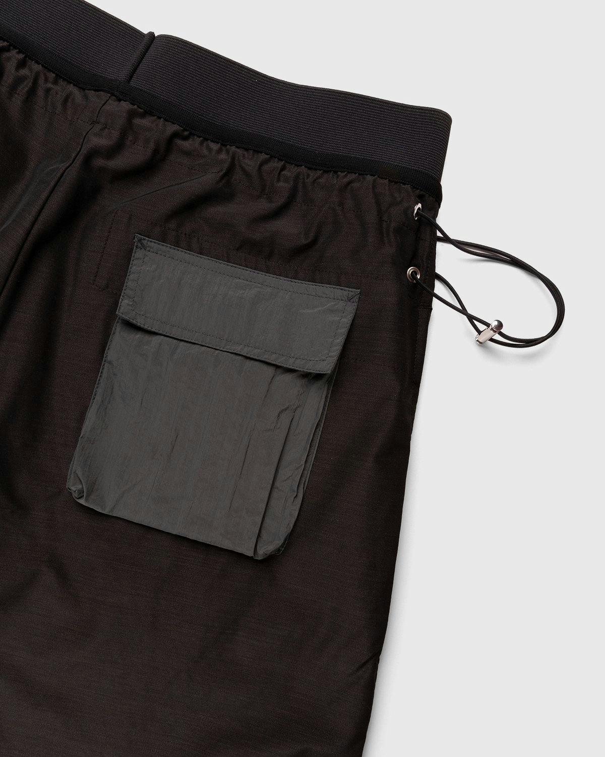 Arnar Mar Jonsson - Hraun Work Short Charcoal - Clothing - Brown - Image 5